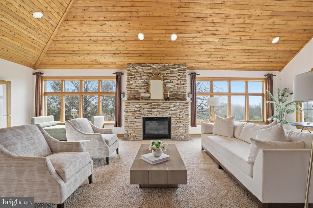 Photo of 2 Breezy Knoll, LITITZ, PA 17543 (MLS # PALA2086086)