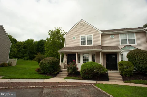 6 Wellington Ct, East Windsor, NJ MLS: NJME2082688