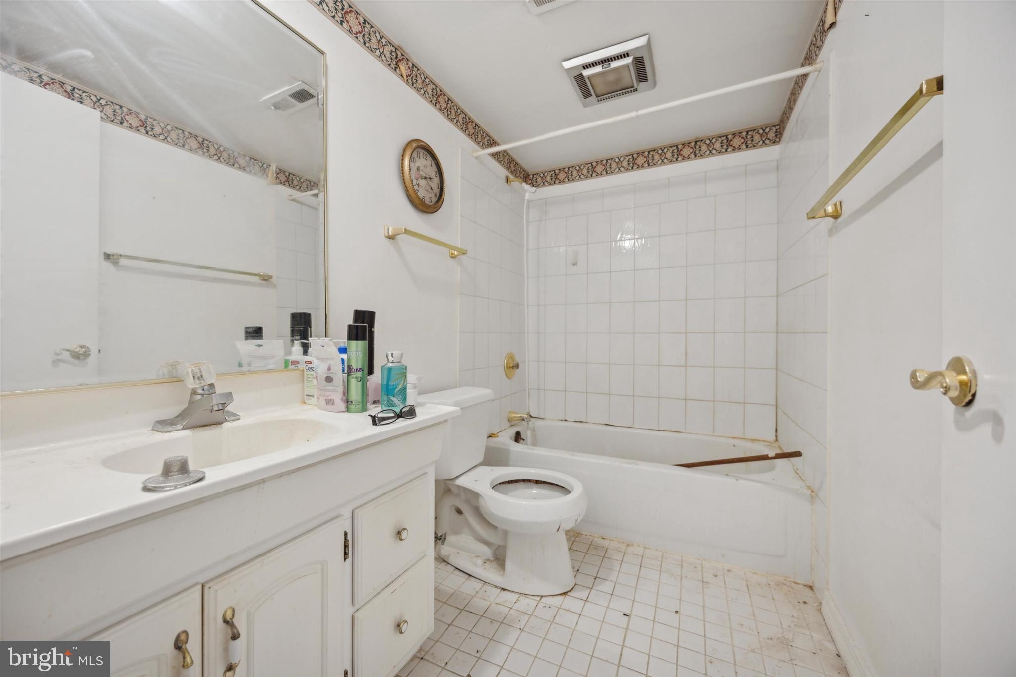 CHATHAM VIL OF TOW - Residential