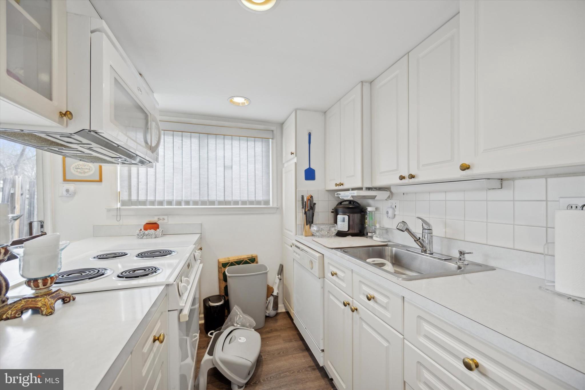 CHATHAM VIL OF TOW - Residential