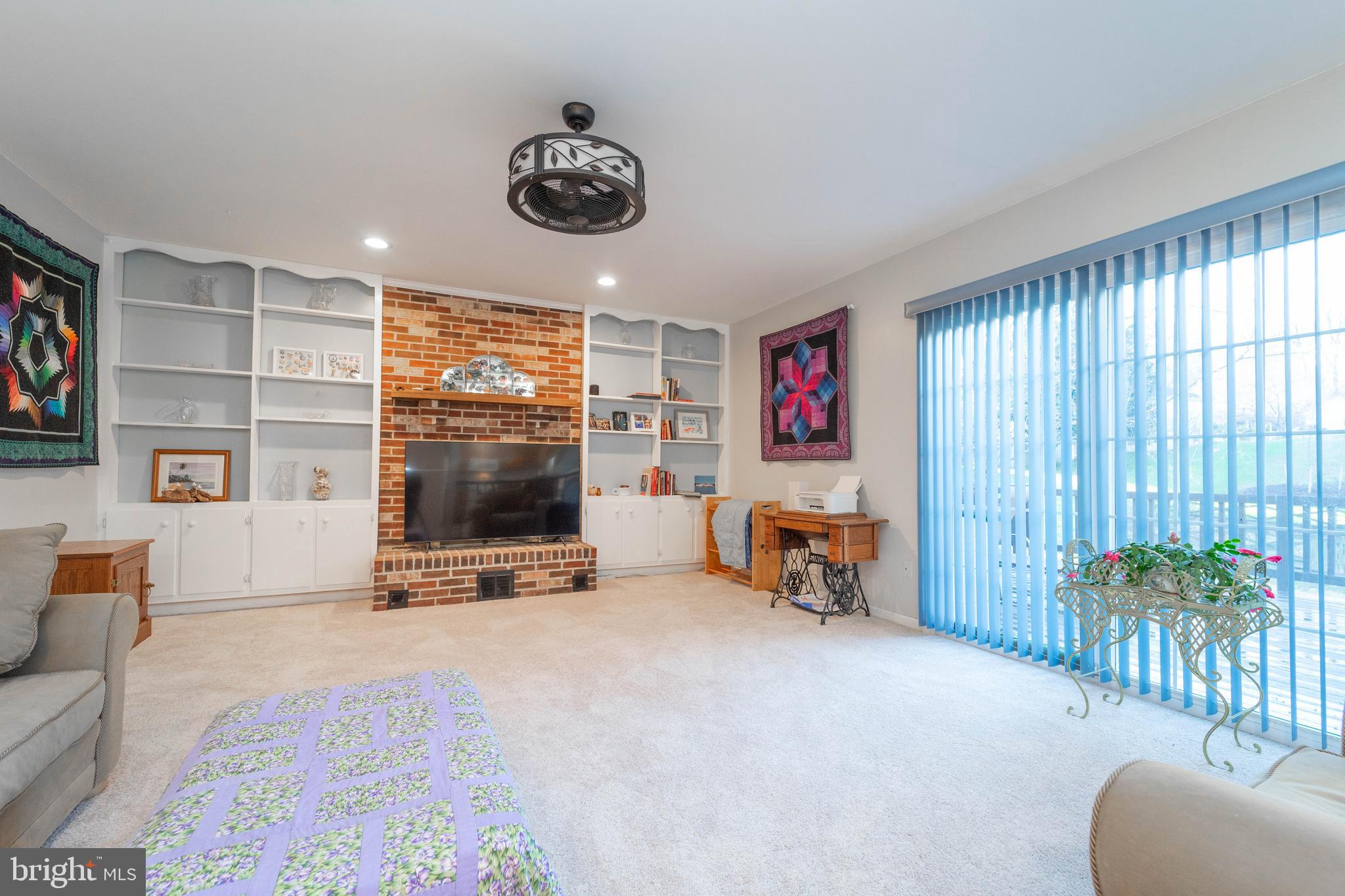 WARFIELDS RANGE - Residential