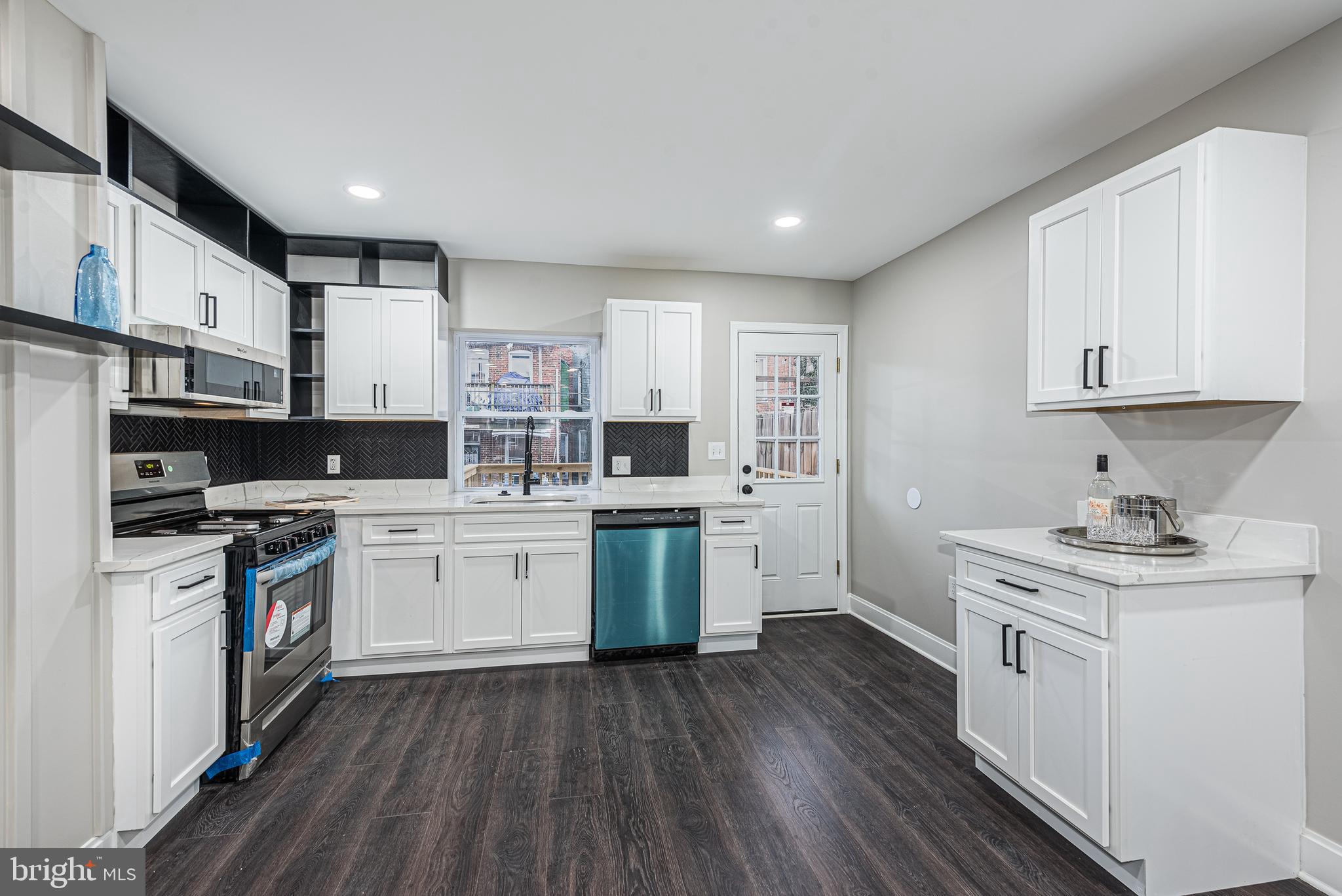 CHARLES VILLAGE - Residential