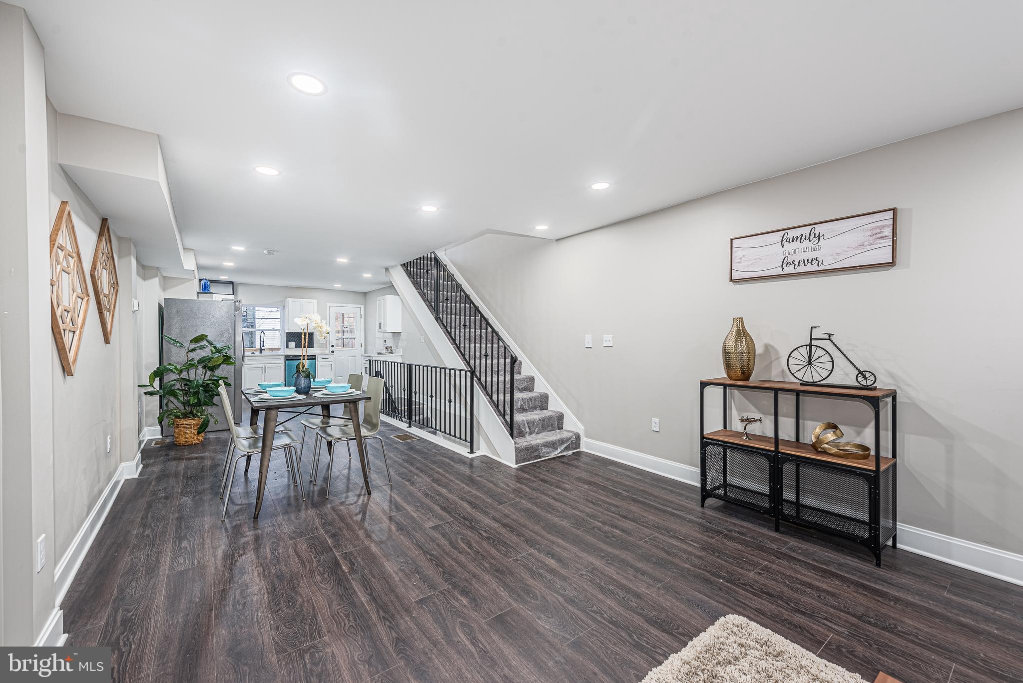 CHARLES VILLAGE - Residential