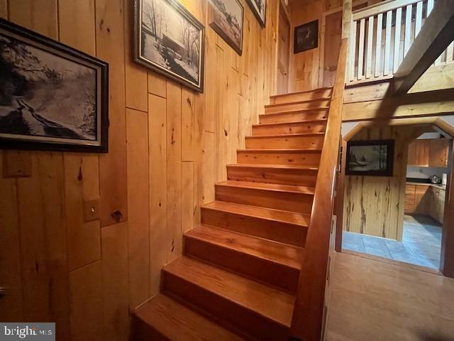 HIGH MOUNTAIN ORCHARDS - Residential