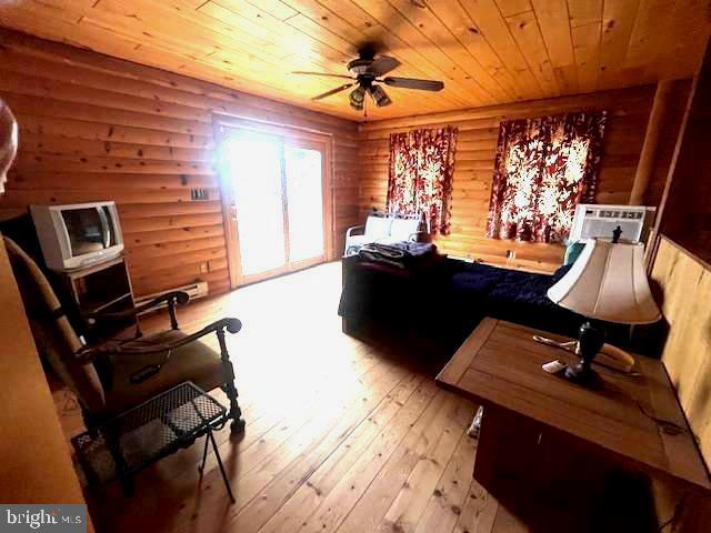 HIGH MOUNTAIN ORCHARDS - Residential