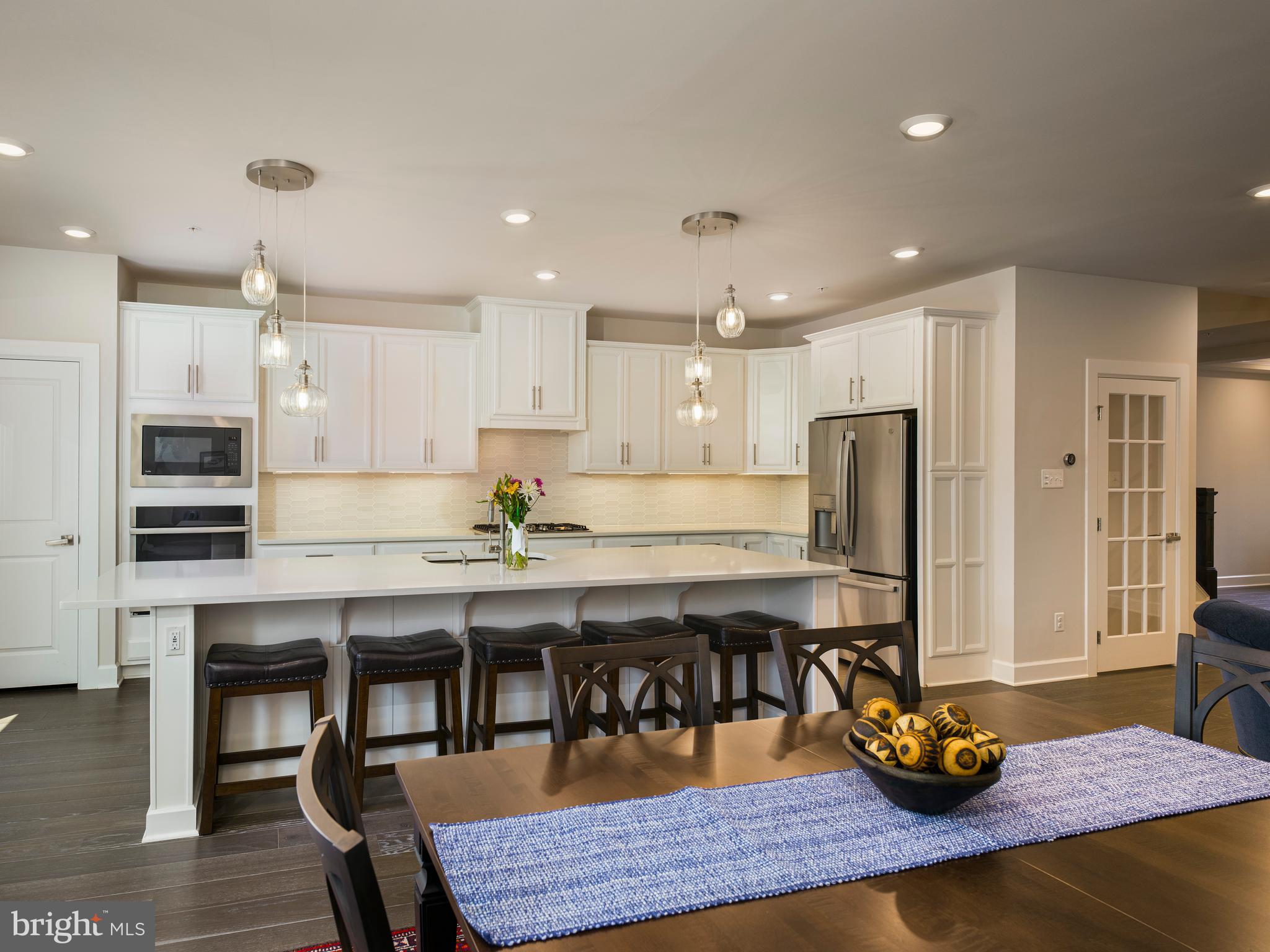 WAYNE GLEN - Residential