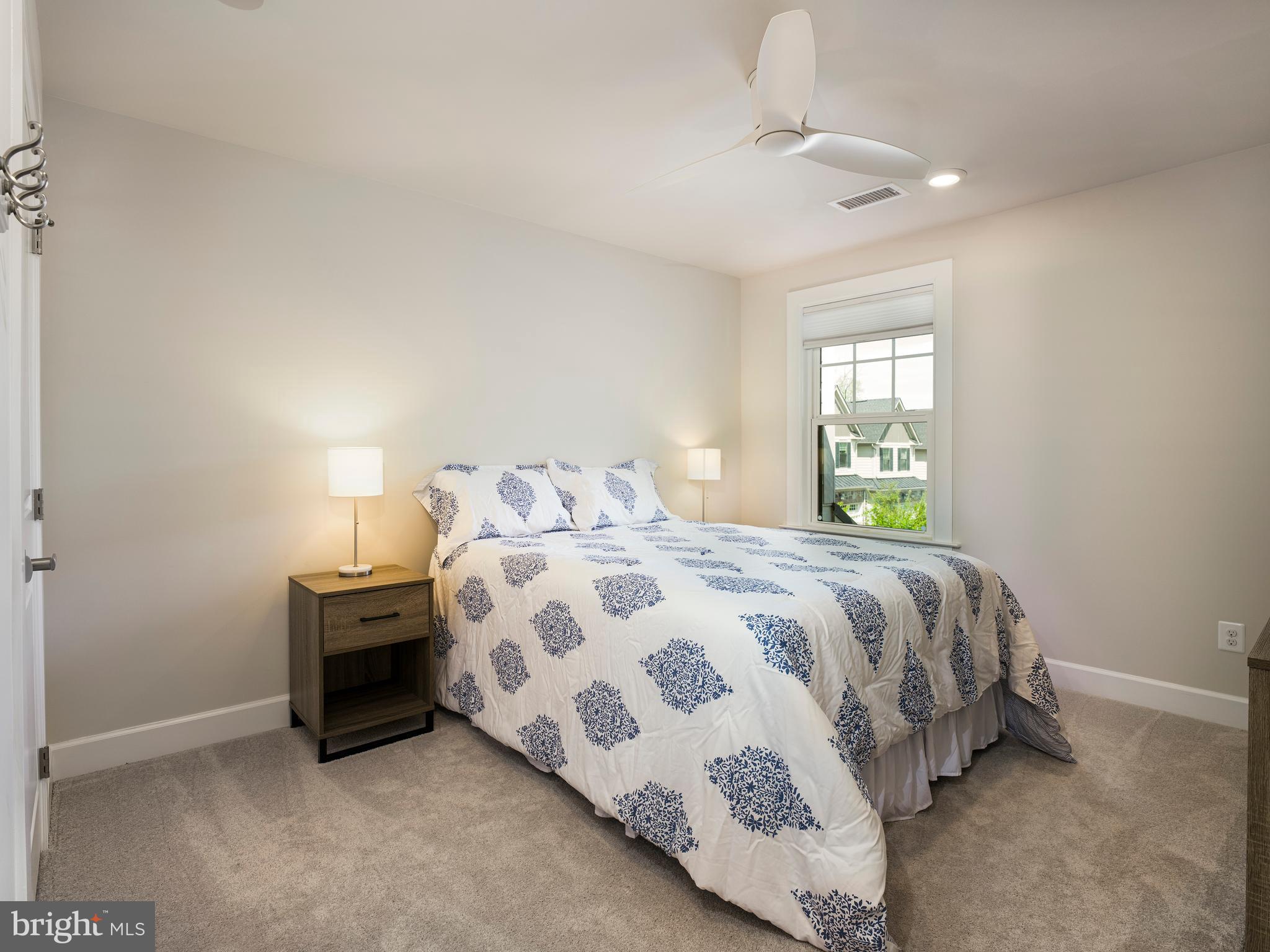 WAYNE GLEN - Residential