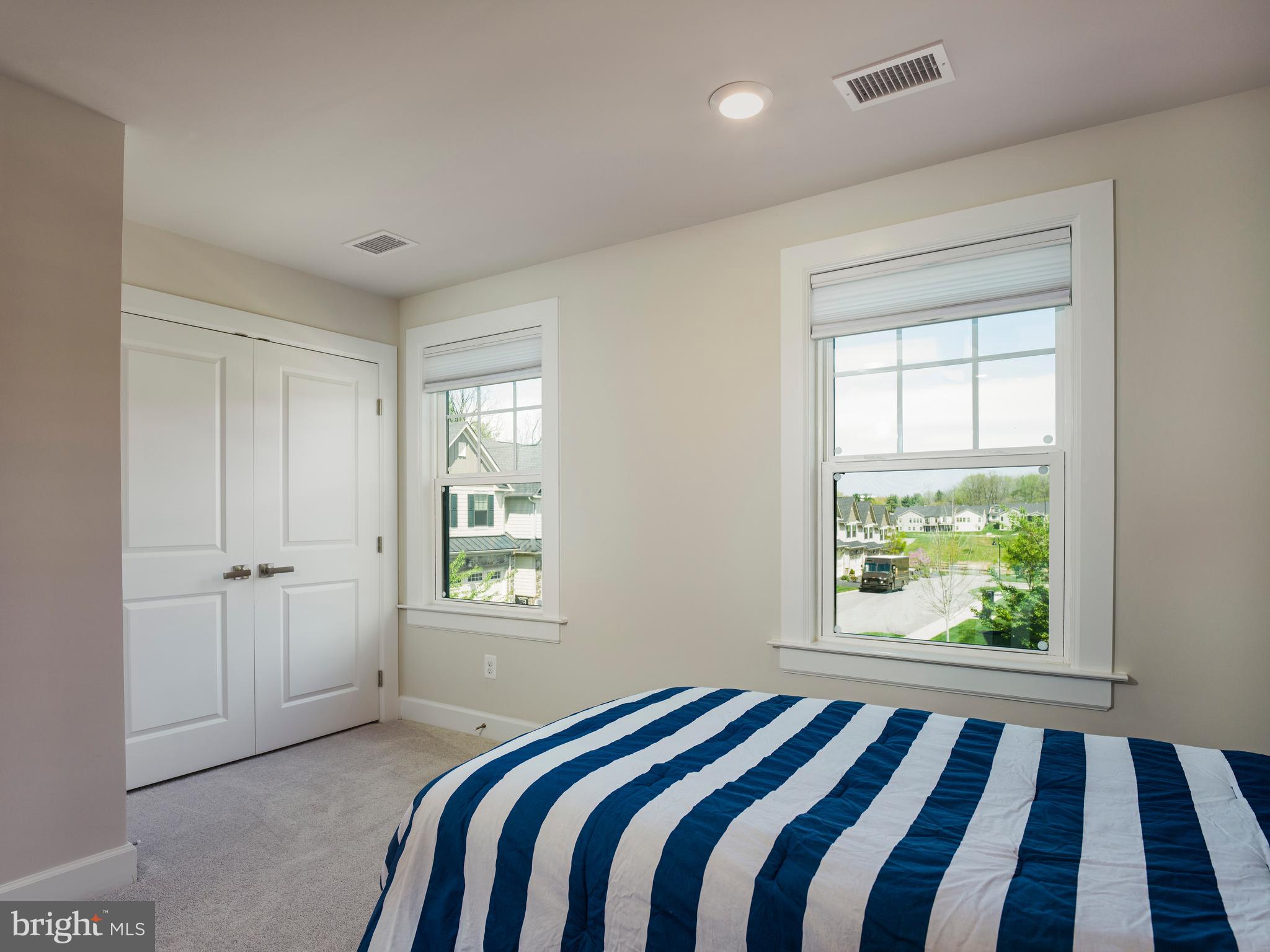 WAYNE GLEN - Residential