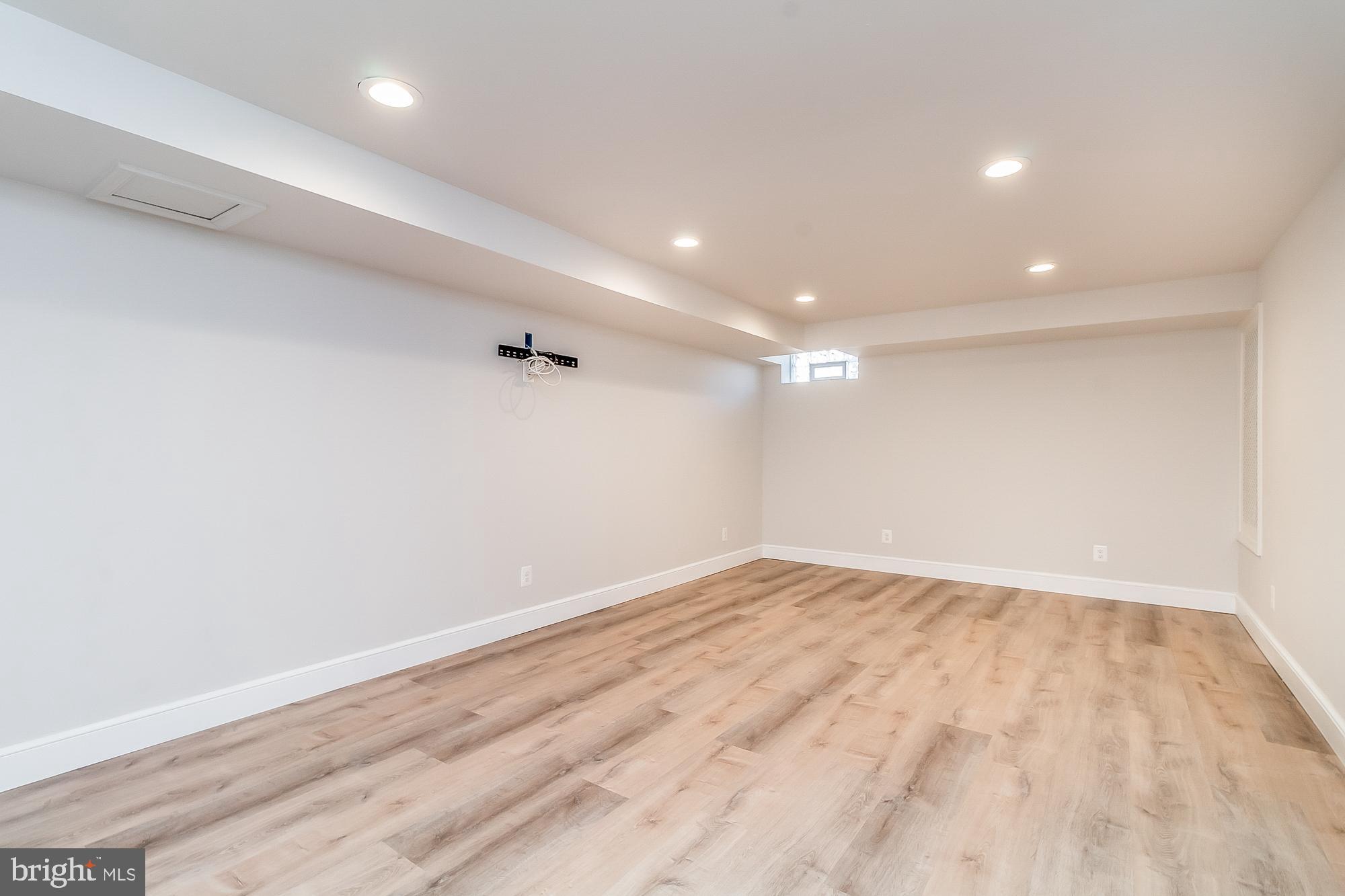 CAMPUS HILLS - Residential