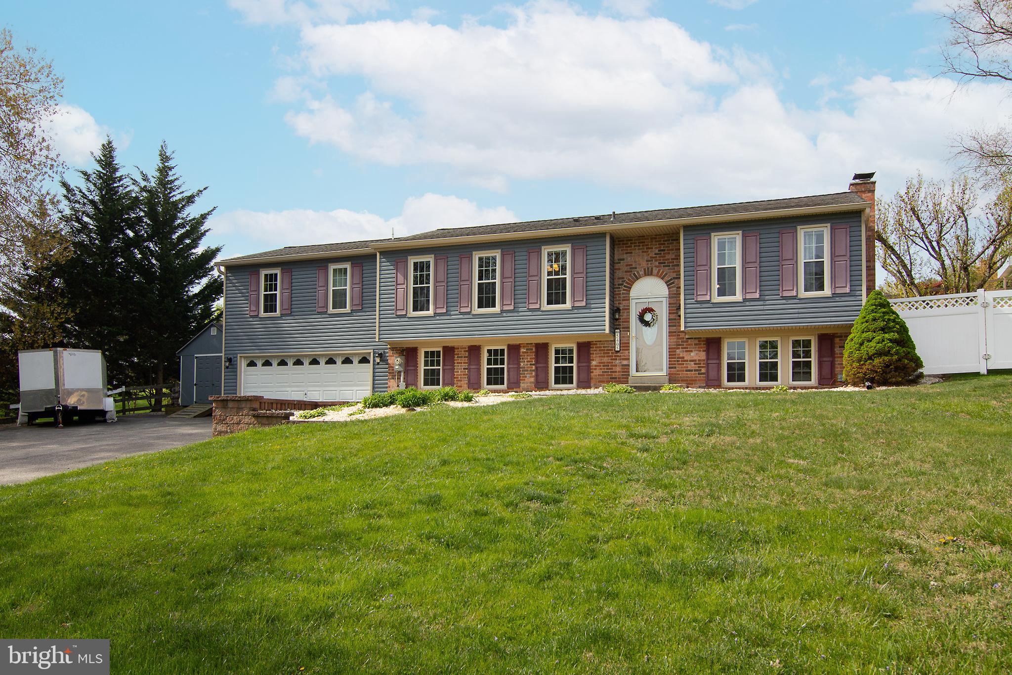 5405 HUCKLEBERRY LANE