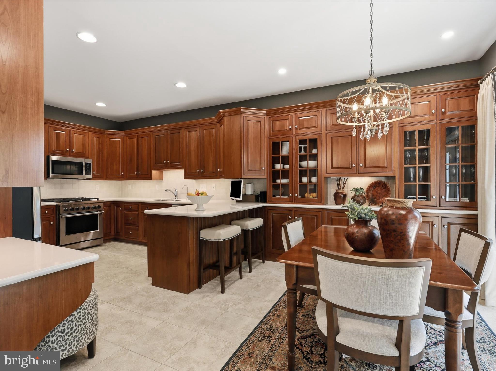 789 WOODFIELD DRIVE