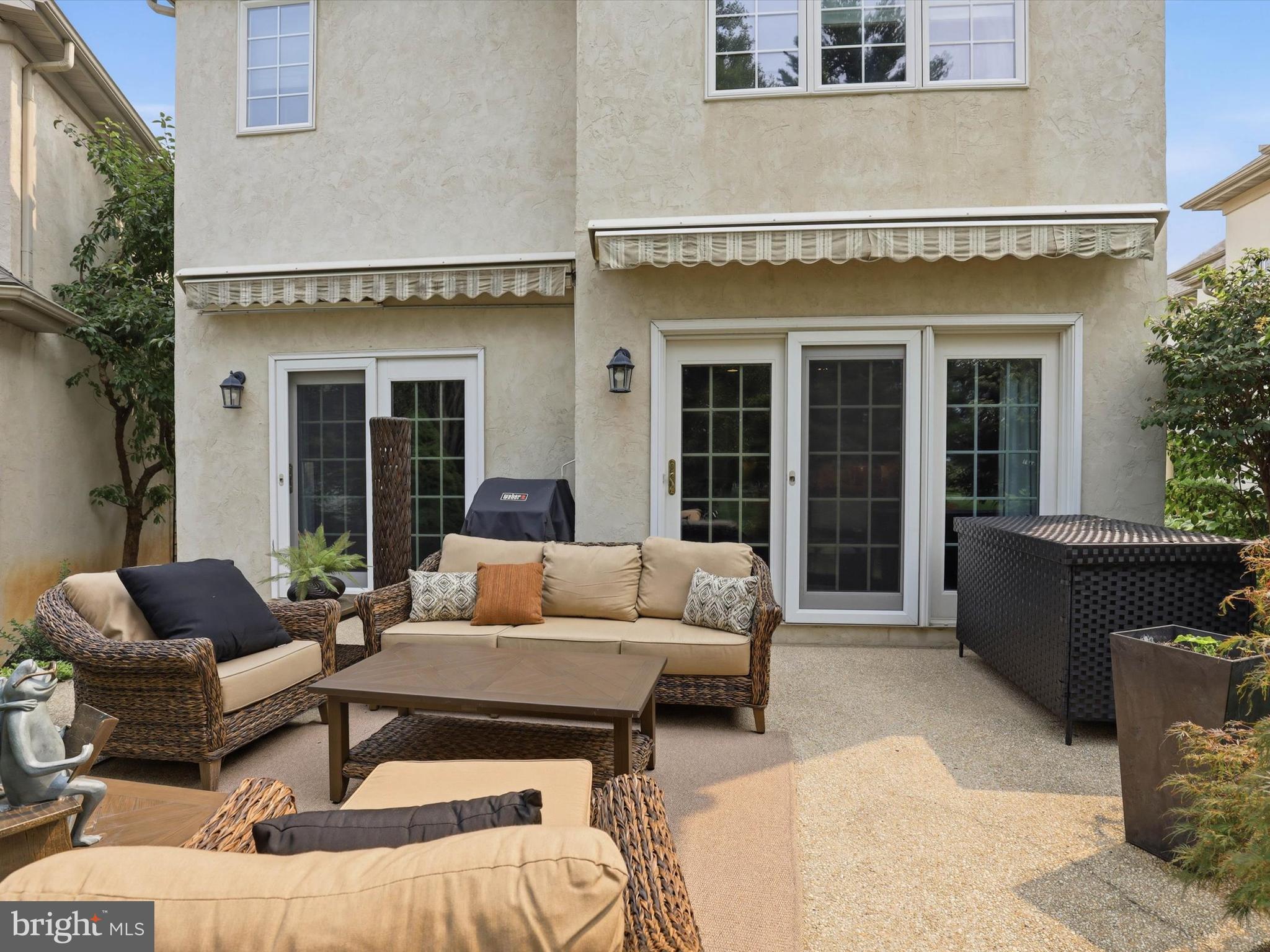 789 WOODFIELD DRIVE