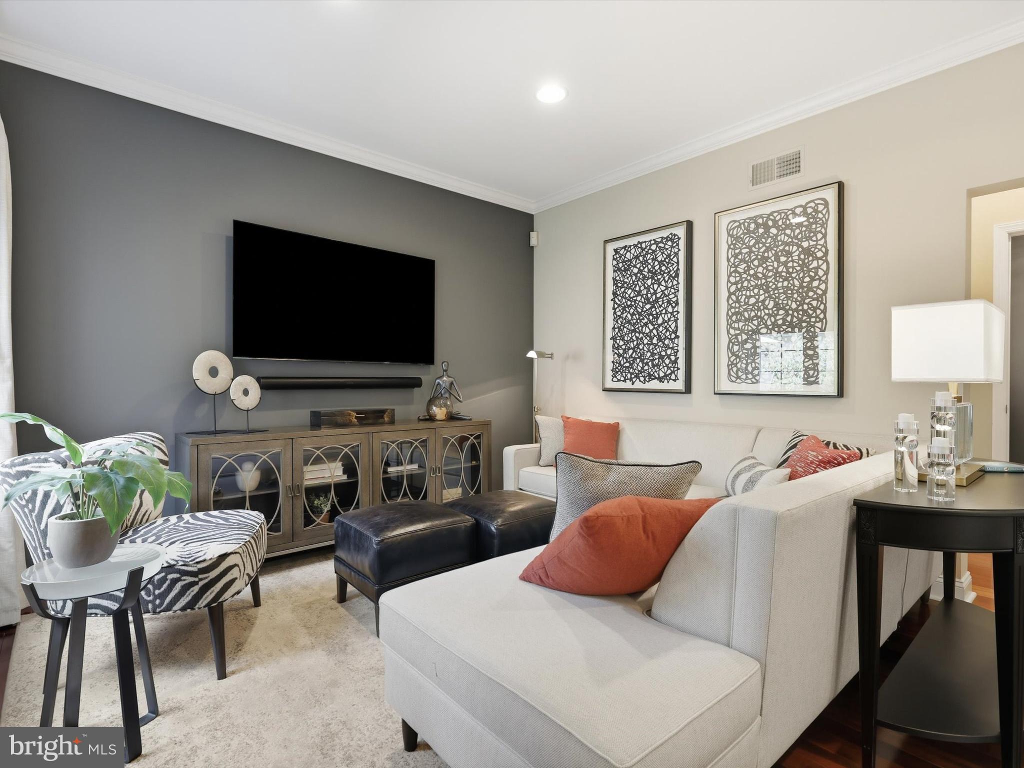 789 WOODFIELD DRIVE