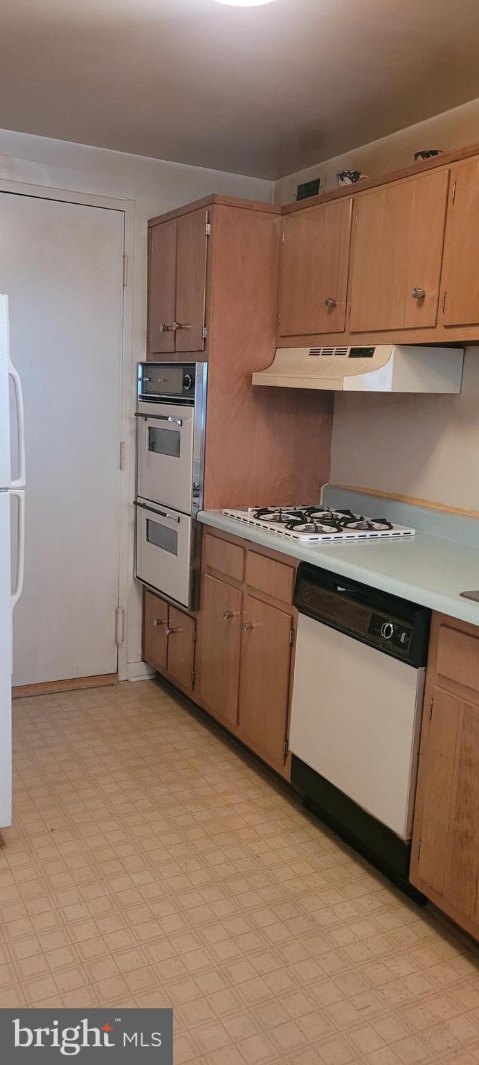 10201 GROSVENOR PLACE 1626