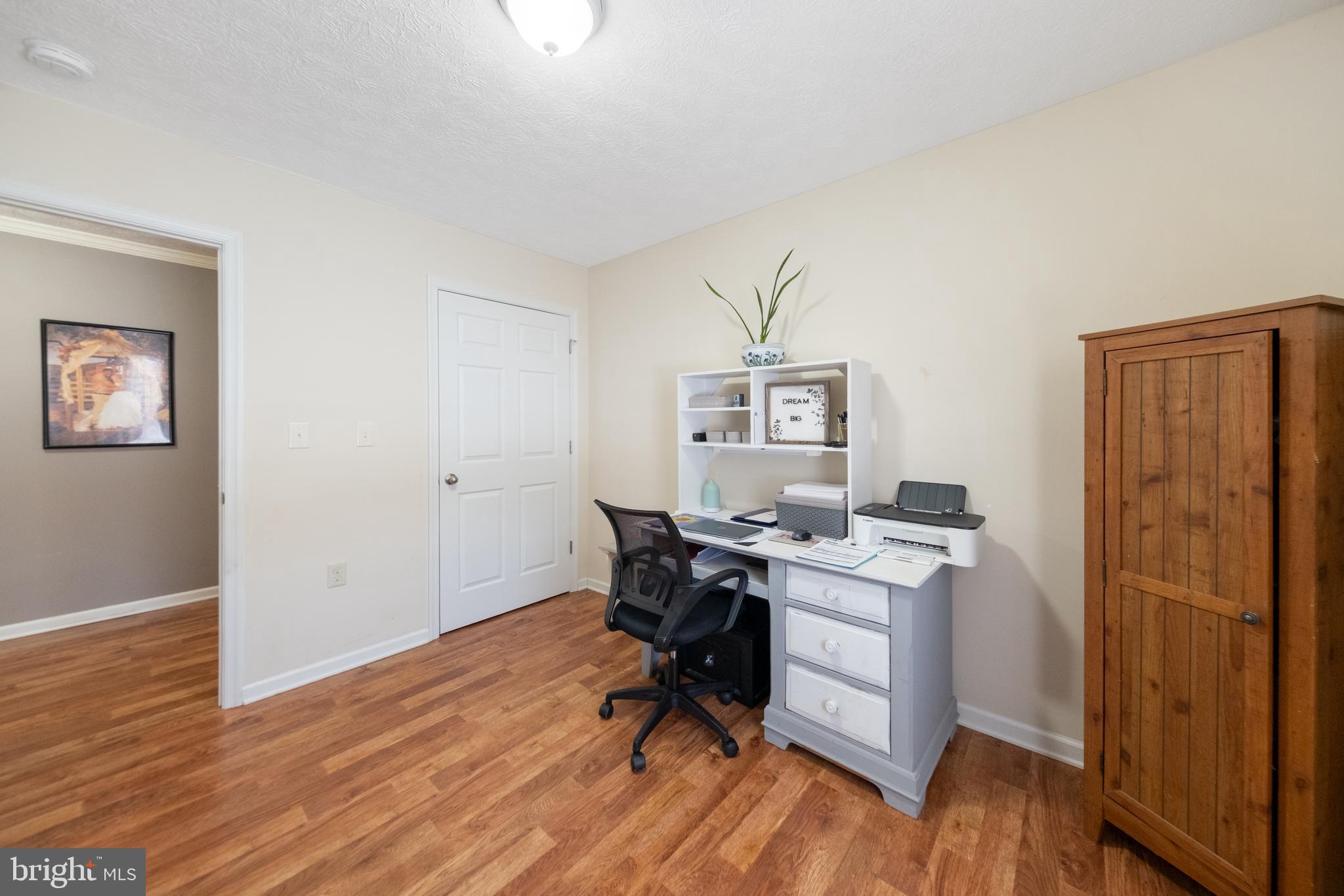 CREEKSIDE - Residential