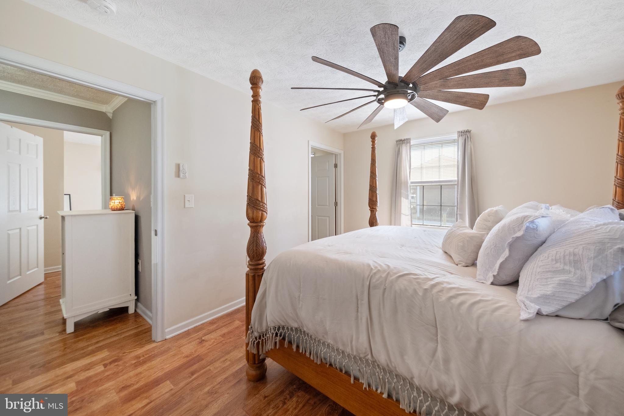 CREEKSIDE - Residential