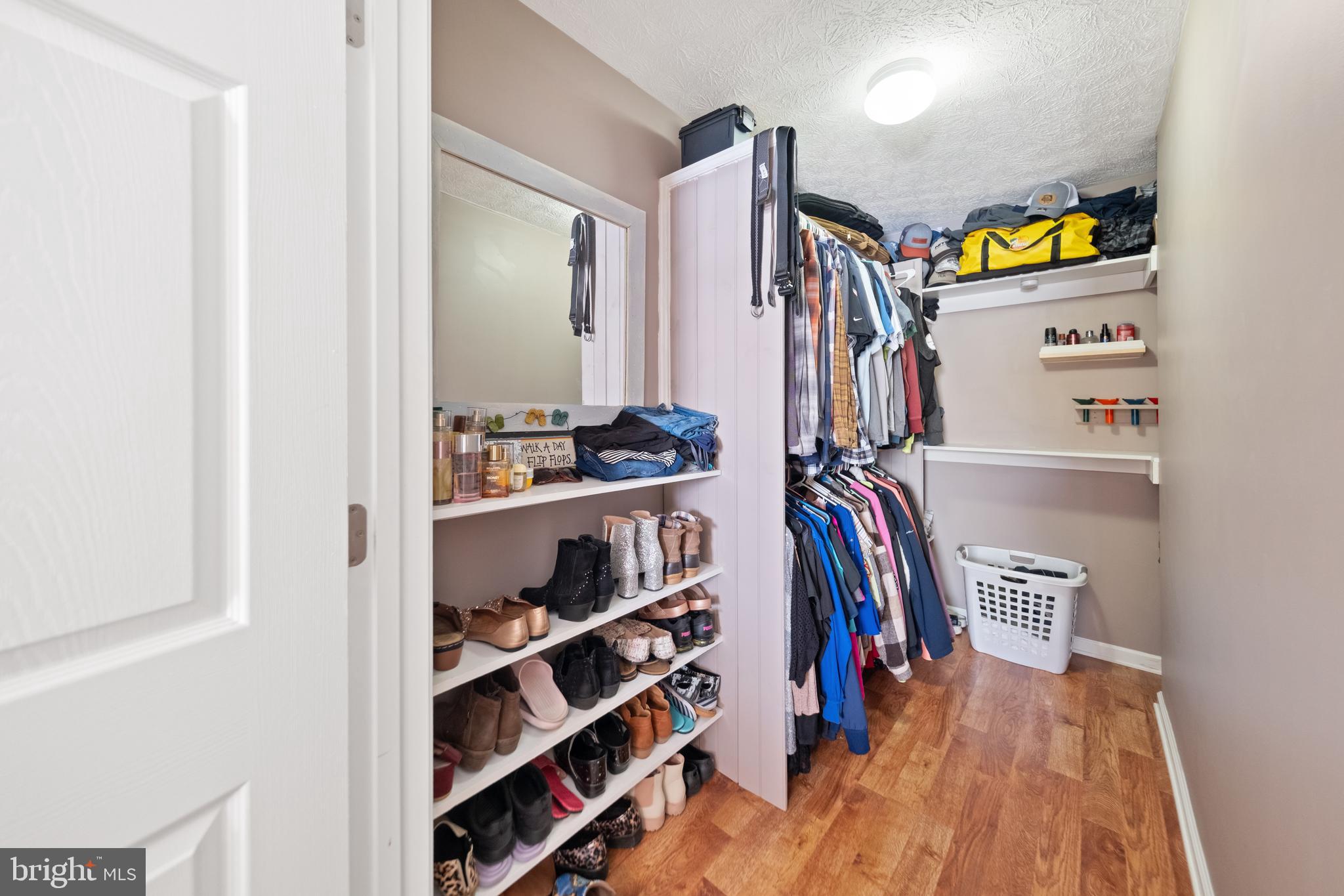 CREEKSIDE - Residential