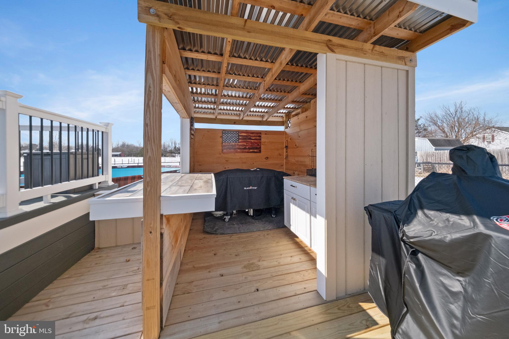 CREEKSIDE - Residential