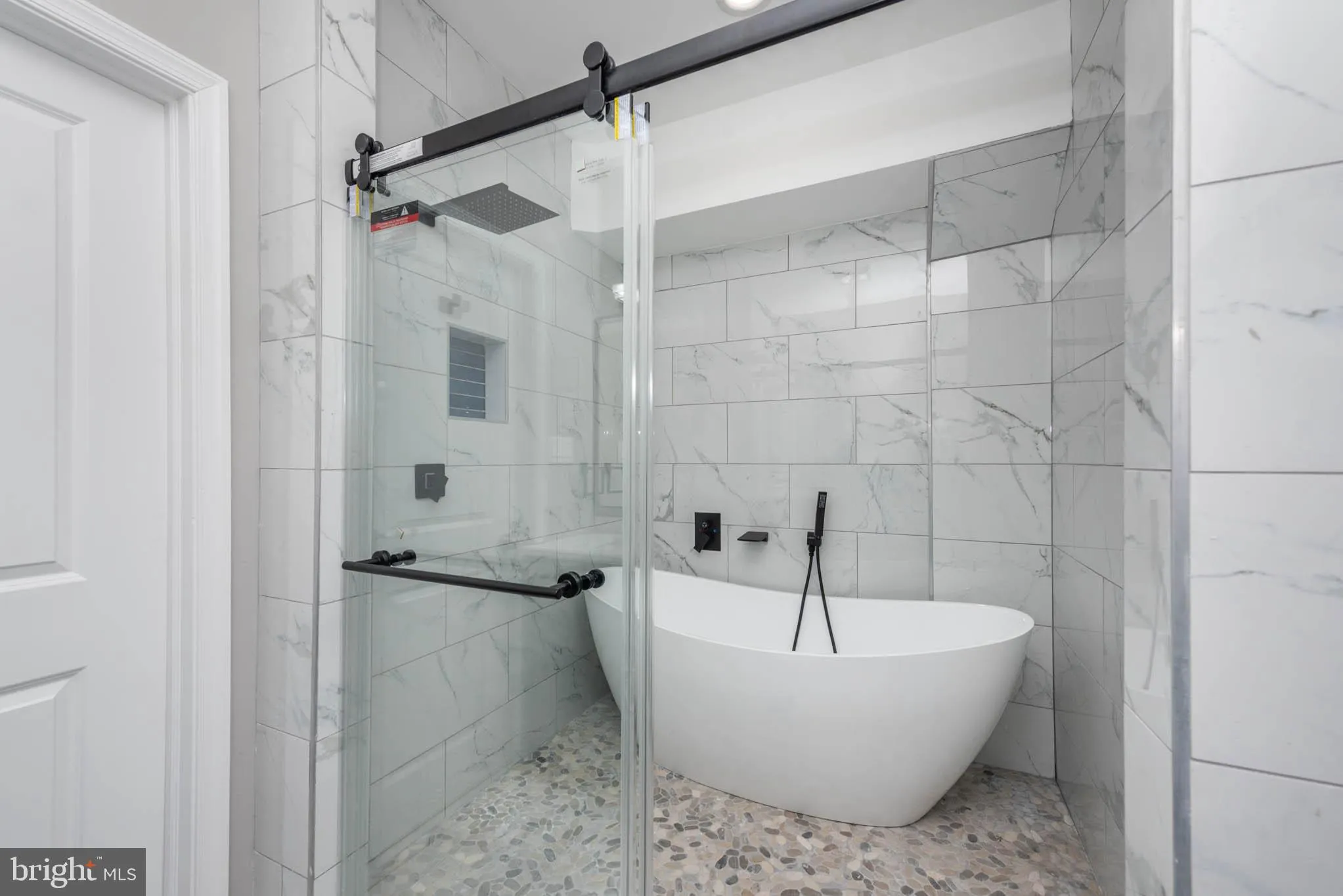 Baltimore, Maryland 21213, United States, 3 Bedrooms Bedrooms, ,4 BathroomsBathrooms,Residential,Active,92617