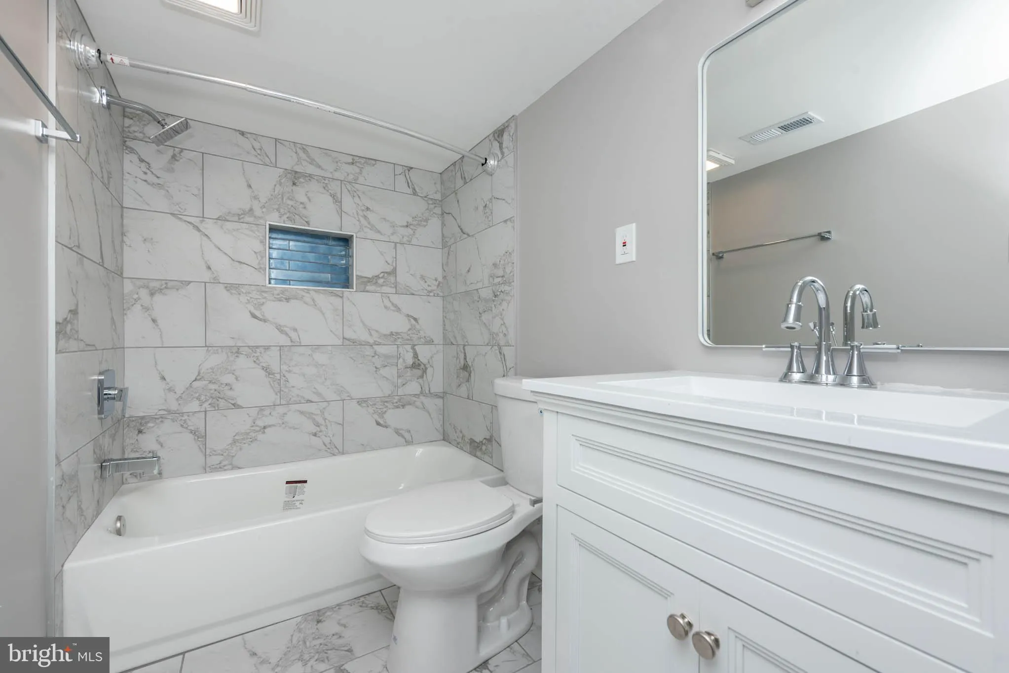Baltimore, Maryland 21213, United States, 3 Bedrooms Bedrooms, ,4 BathroomsBathrooms,Residential,Active,92617