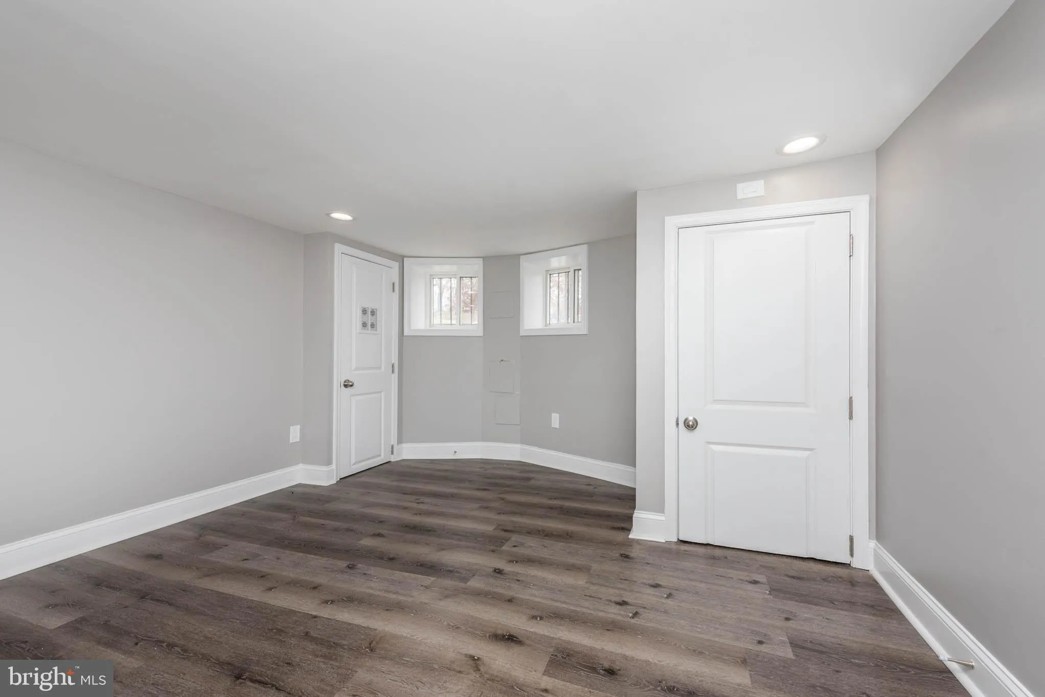 Baltimore, Maryland 21213, United States, 3 Bedrooms Bedrooms, ,4 BathroomsBathrooms,Residential,Active,92617