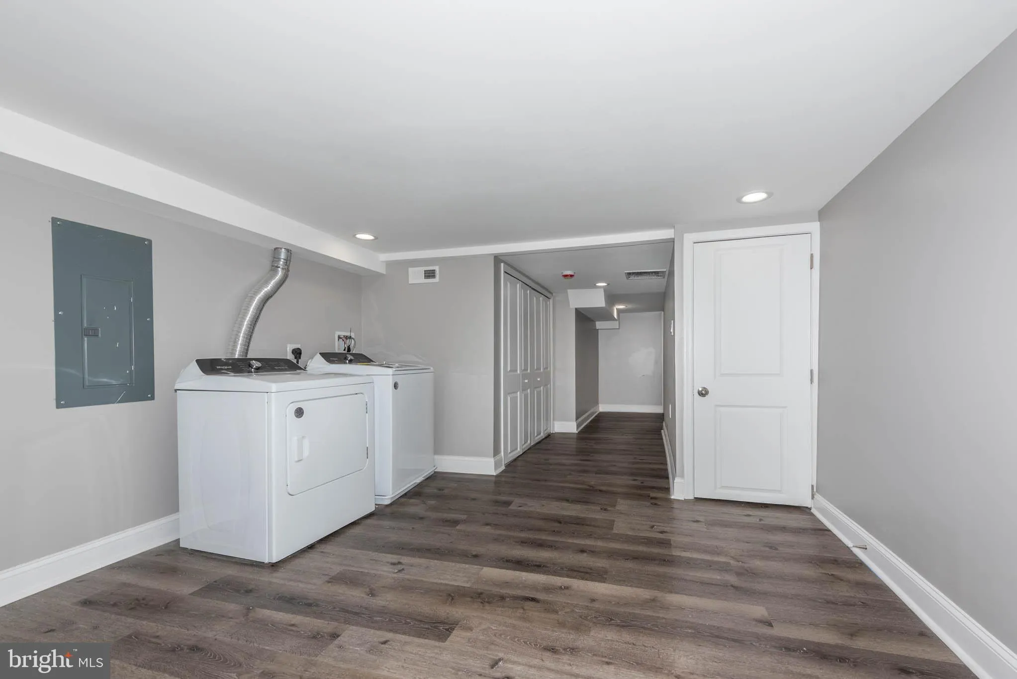 Baltimore, Maryland 21213, United States, 3 Bedrooms Bedrooms, ,4 BathroomsBathrooms,Residential,Active,92617