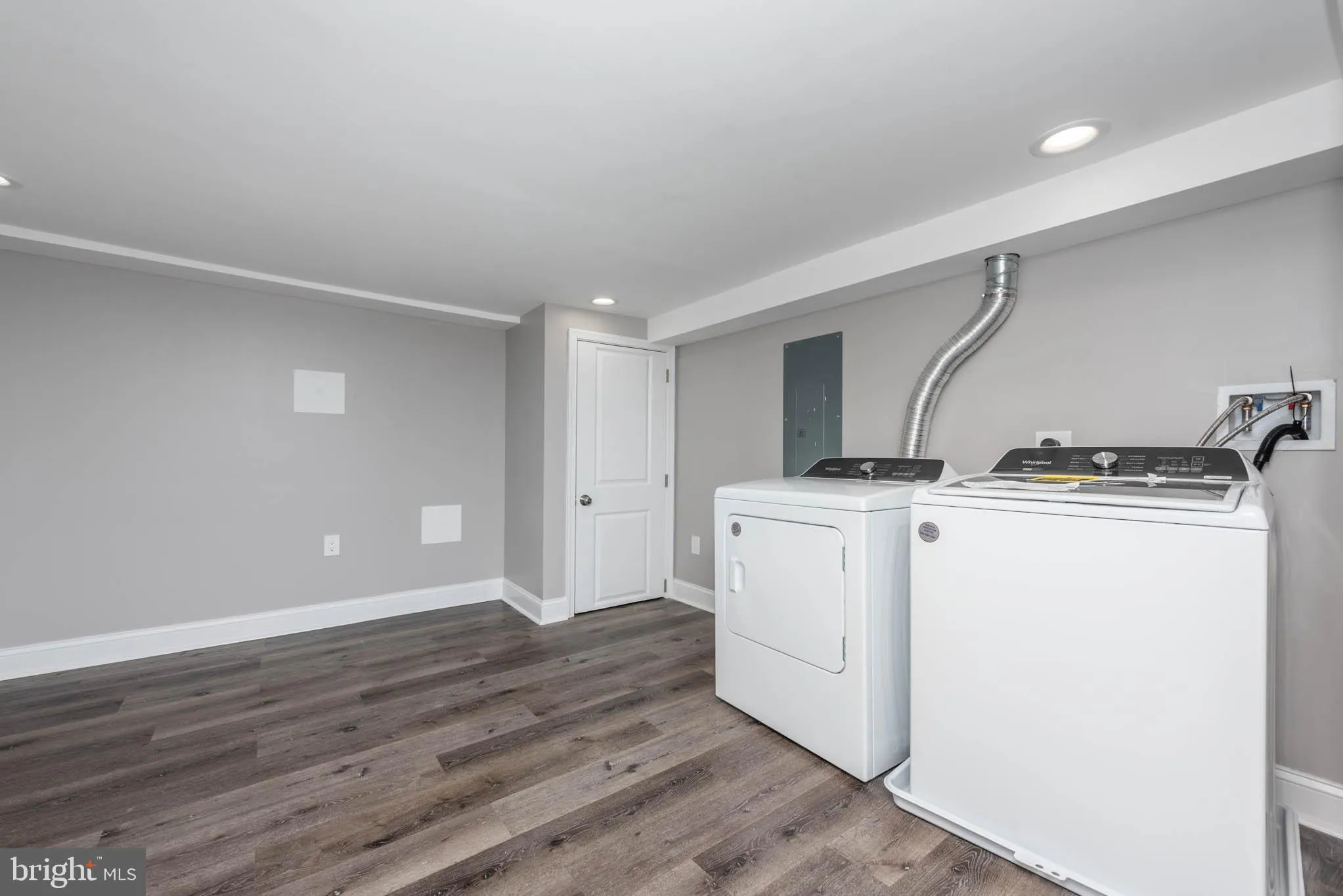 Baltimore, Maryland 21213, United States, 3 Bedrooms Bedrooms, ,4 BathroomsBathrooms,Residential,Active,92617