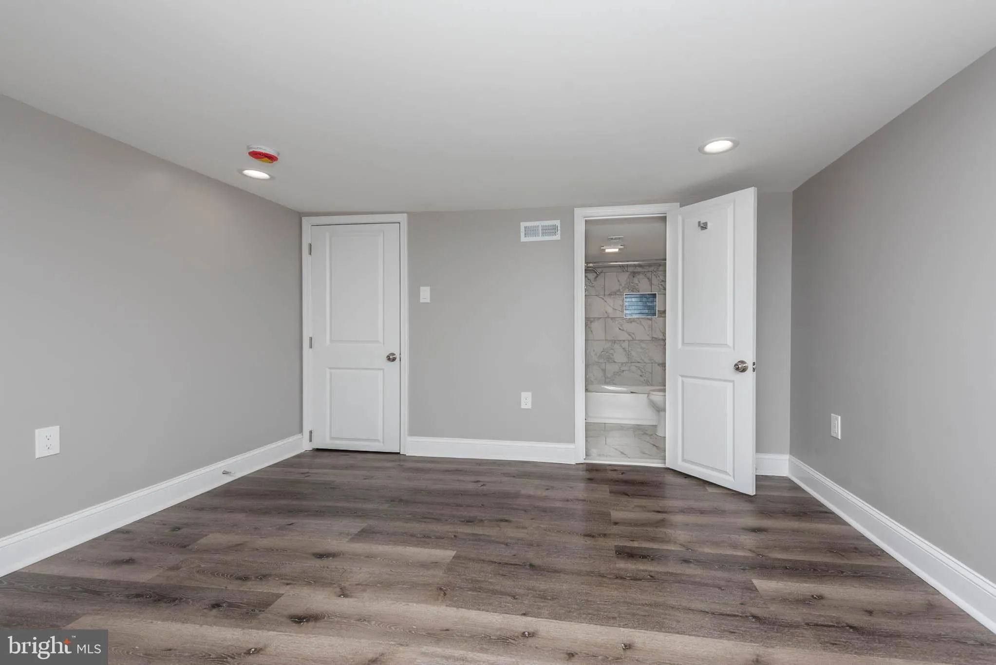 Baltimore, Maryland 21213, United States, 3 Bedrooms Bedrooms, ,4 BathroomsBathrooms,Residential,Active,92617