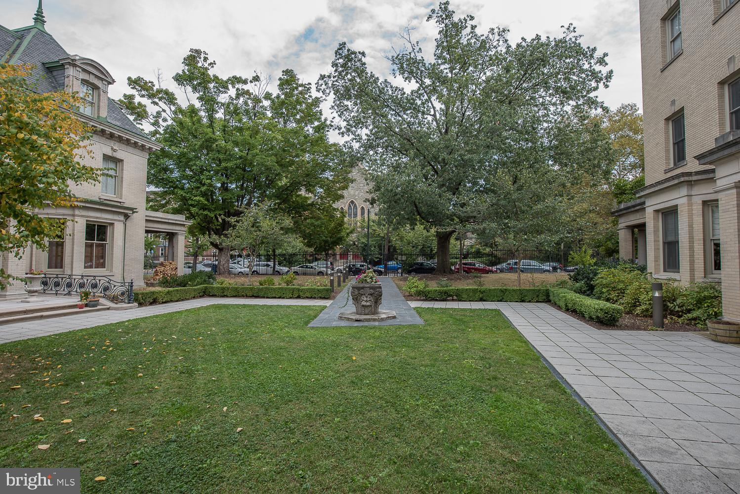 UNIVERSITY CITY - Residential