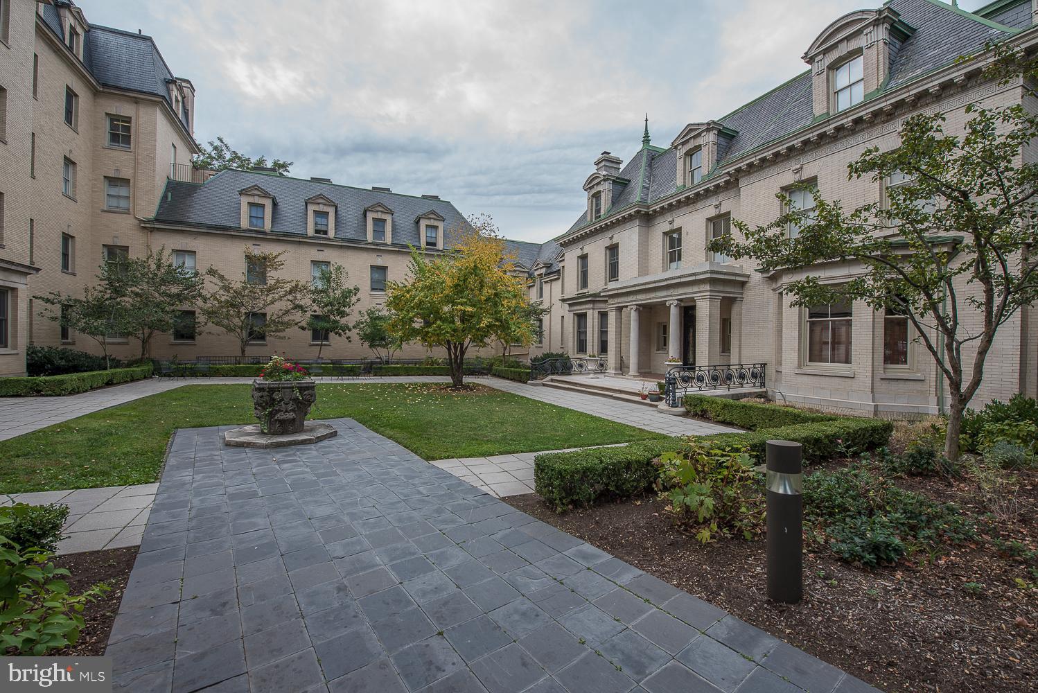 UNIVERSITY CITY - Residential