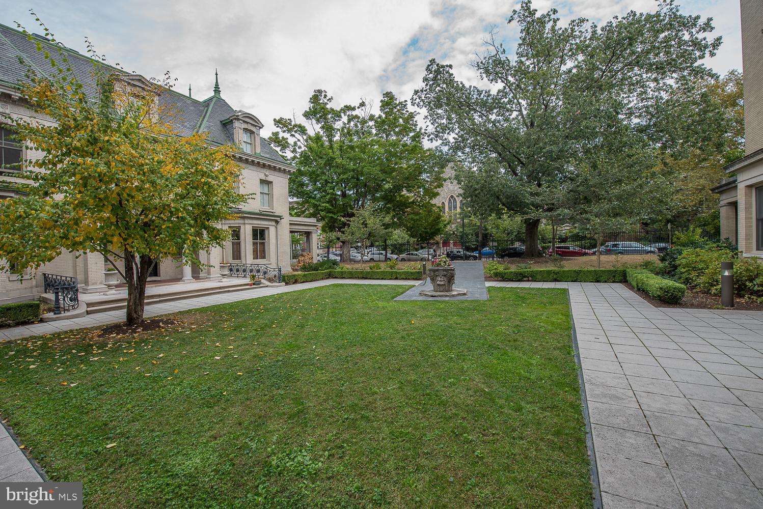 UNIVERSITY CITY - Residential