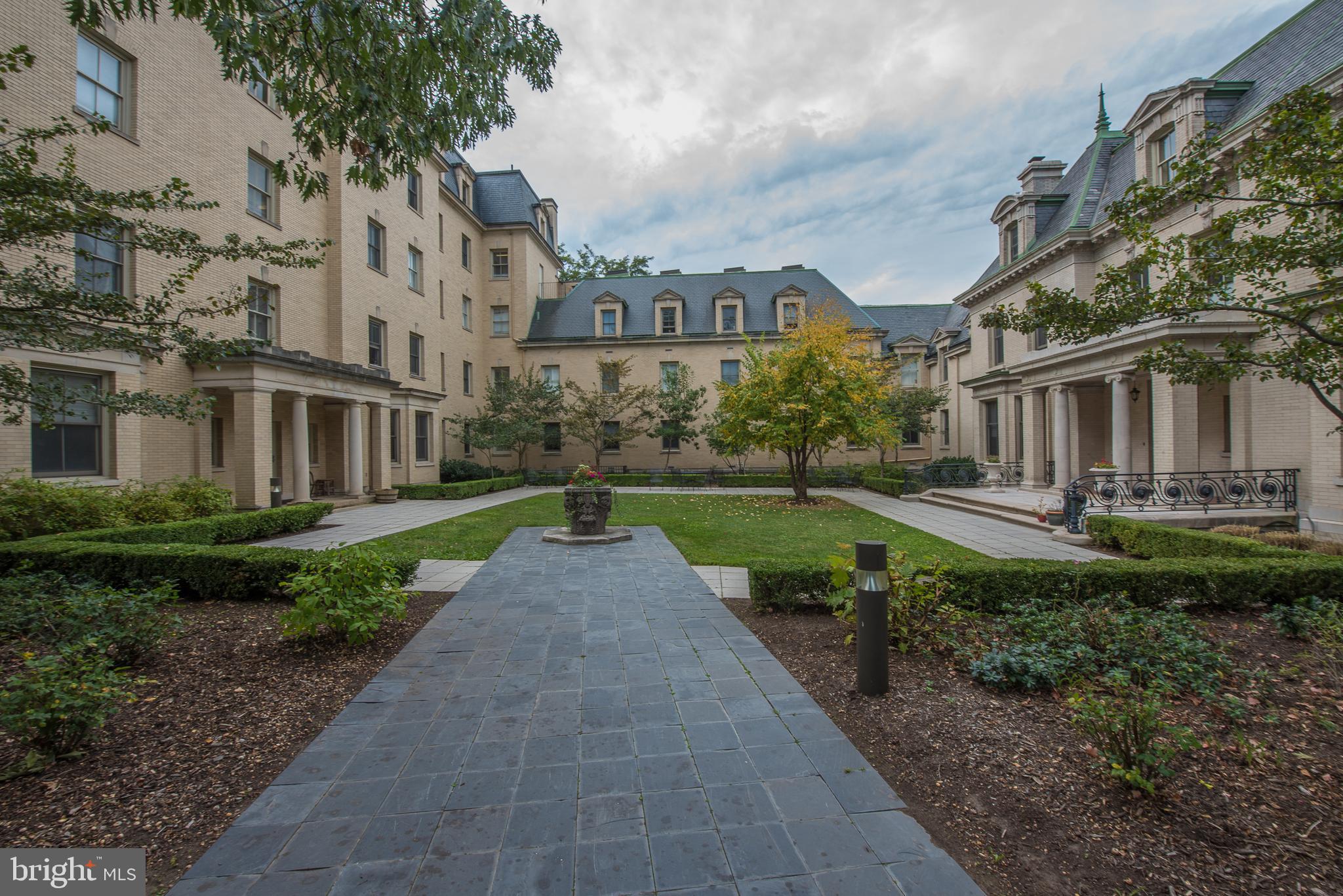 UNIVERSITY CITY - Residential