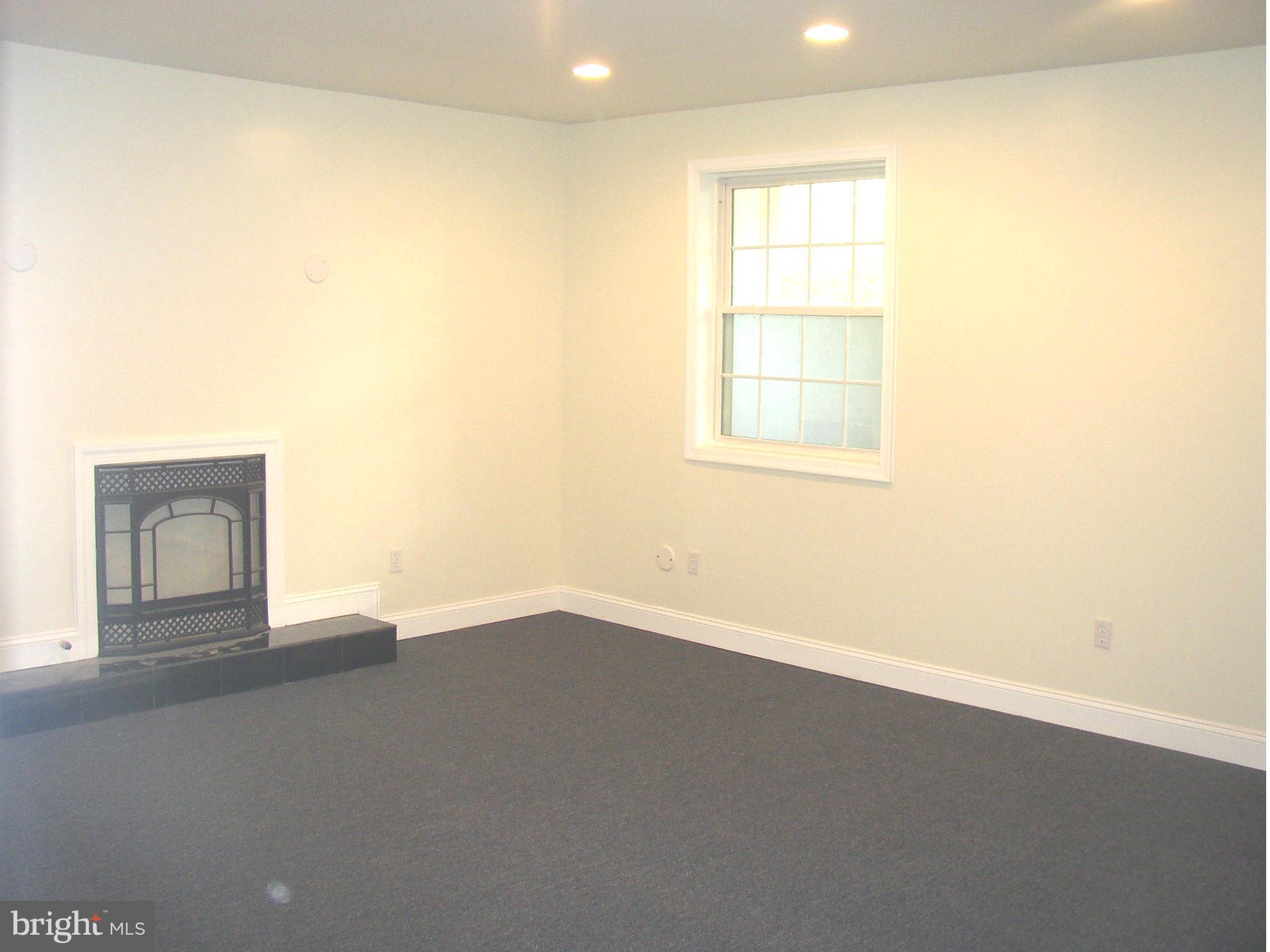 JERMANTOWN VILLAGE - Residential Lease