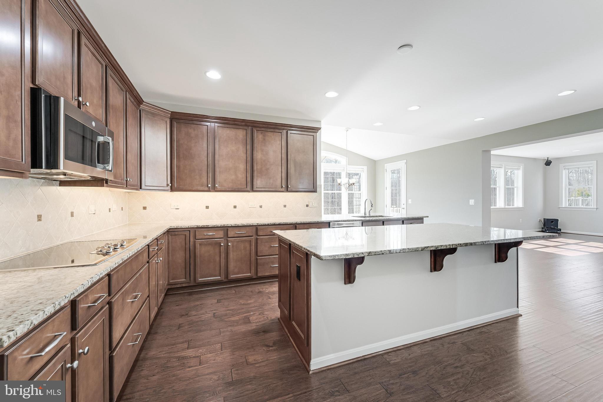 STONEWALL MANOR - Residential