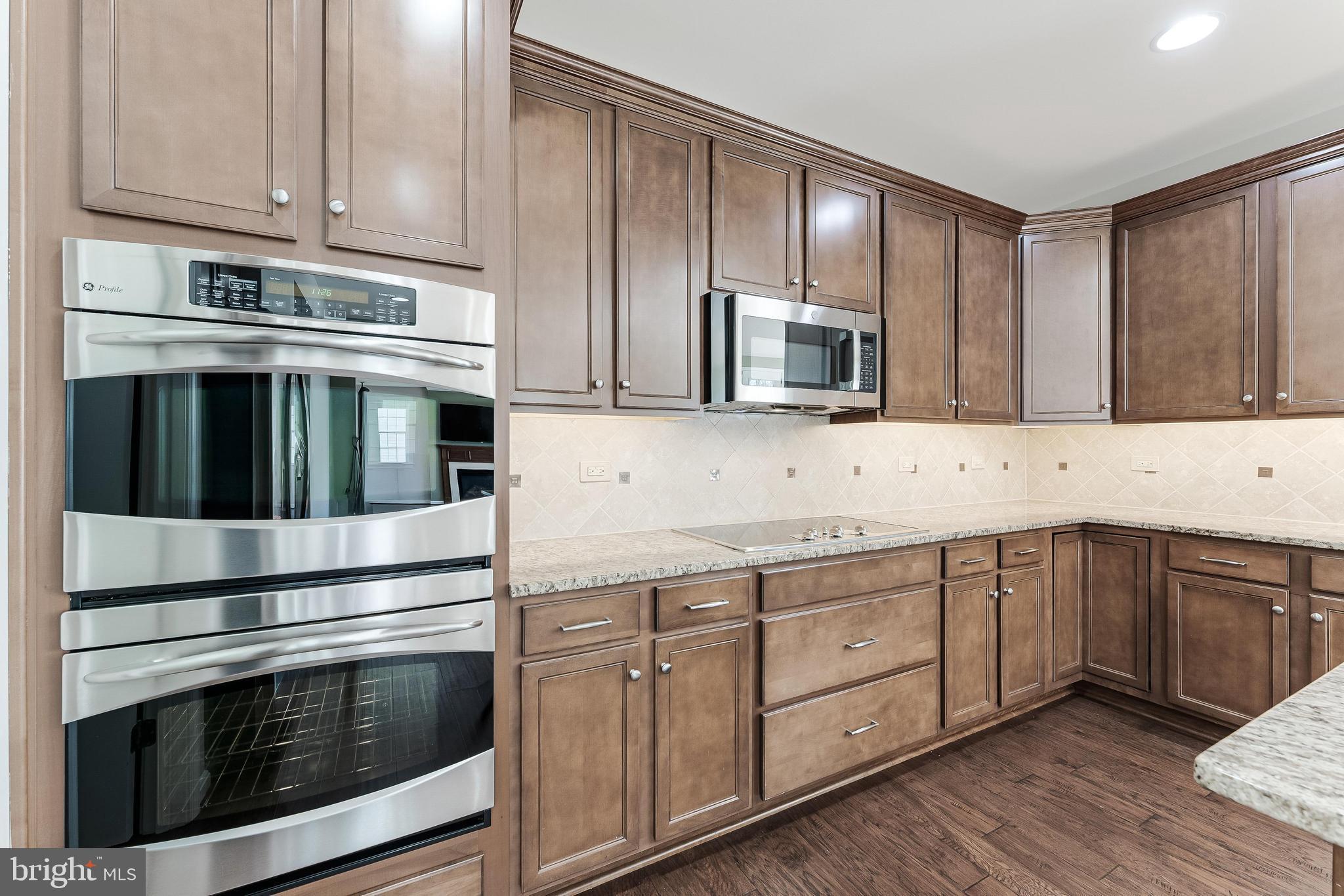 STONEWALL MANOR - Residential