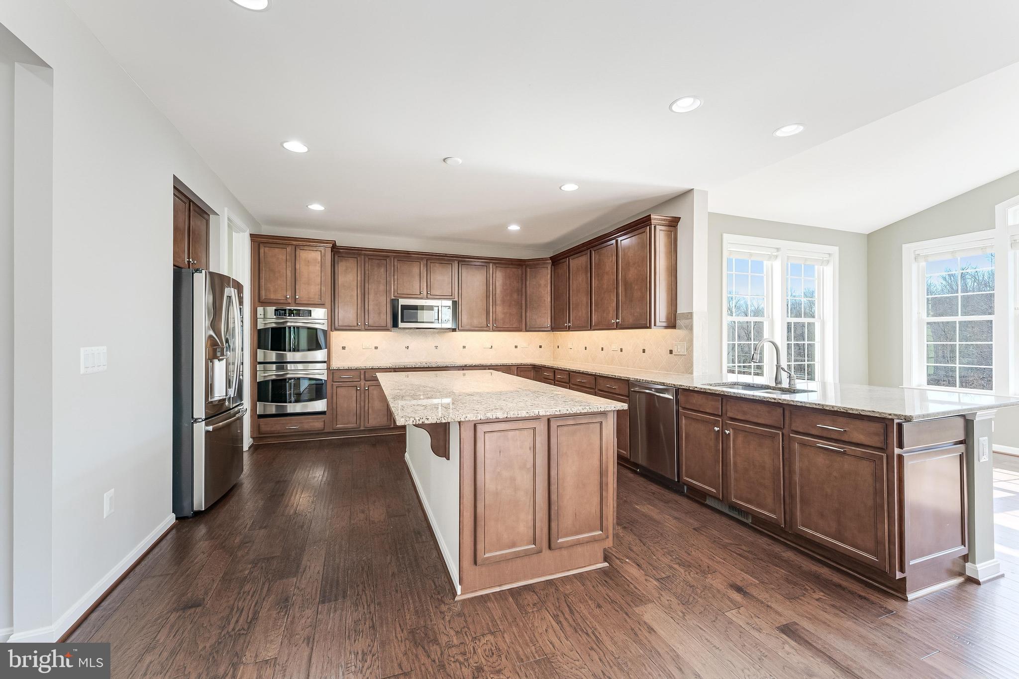 STONEWALL MANOR - Residential