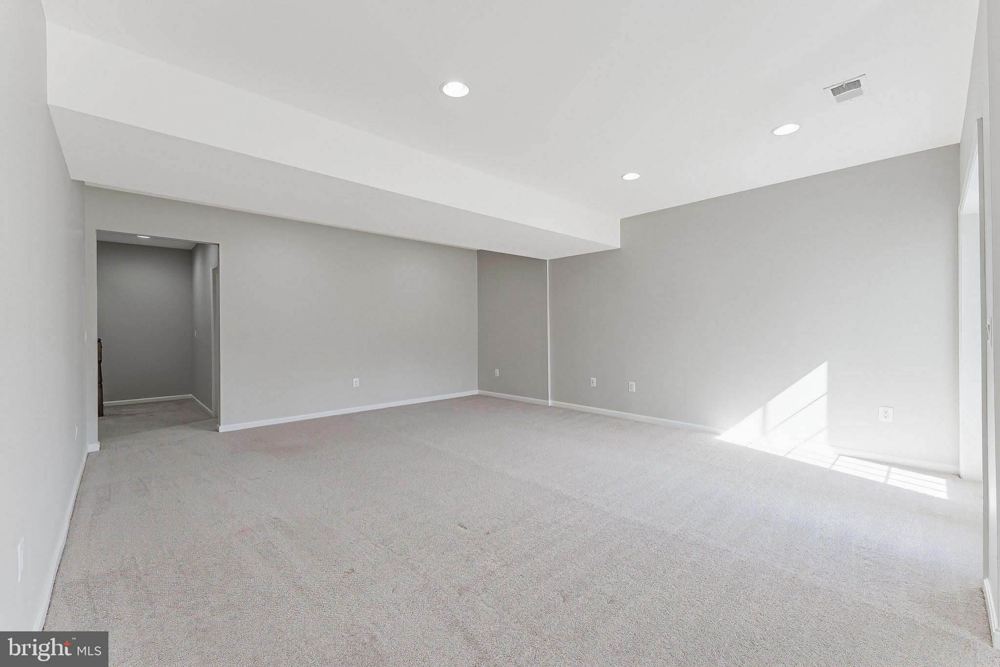 STONEWALL MANOR - Residential