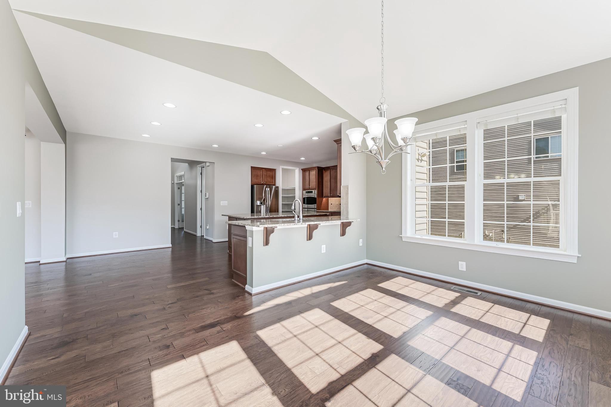 STONEWALL MANOR - Residential