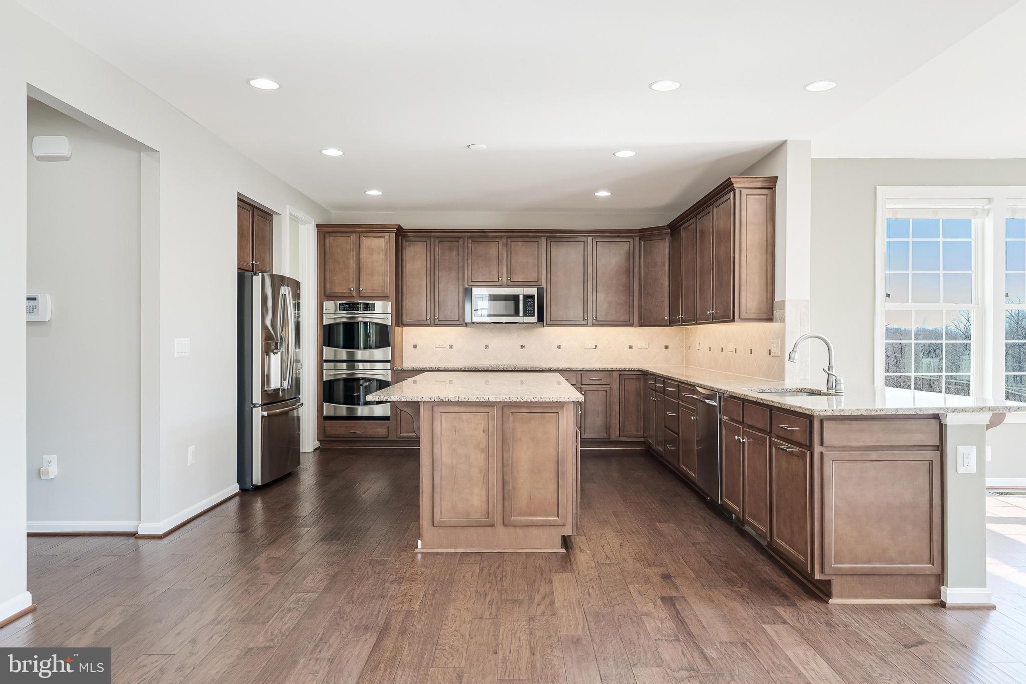 STONEWALL MANOR - Residential