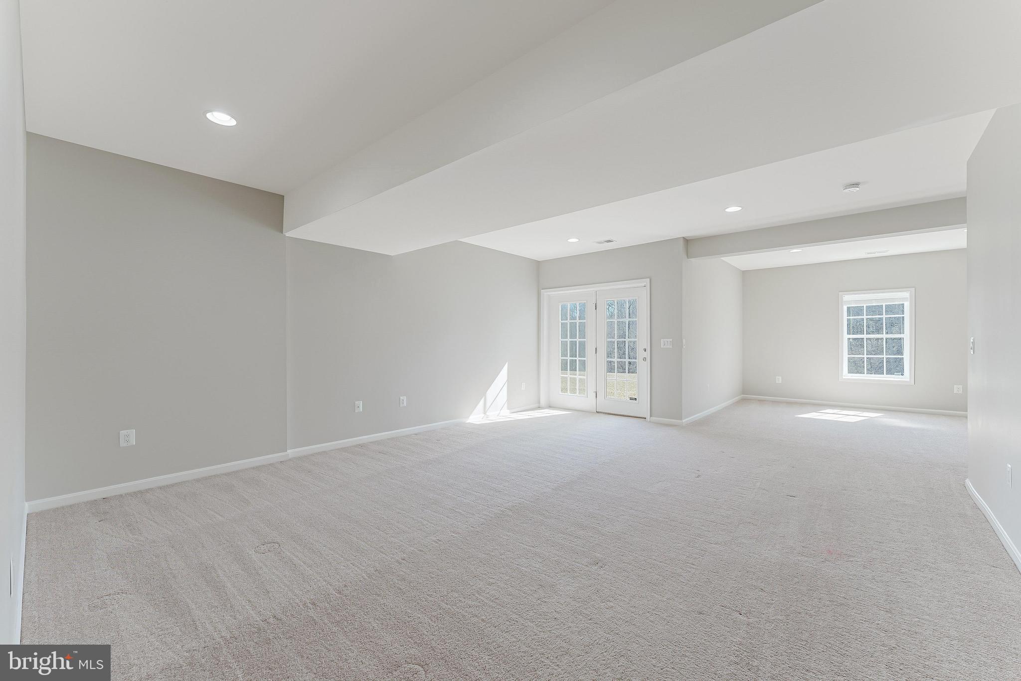 STONEWALL MANOR - Residential