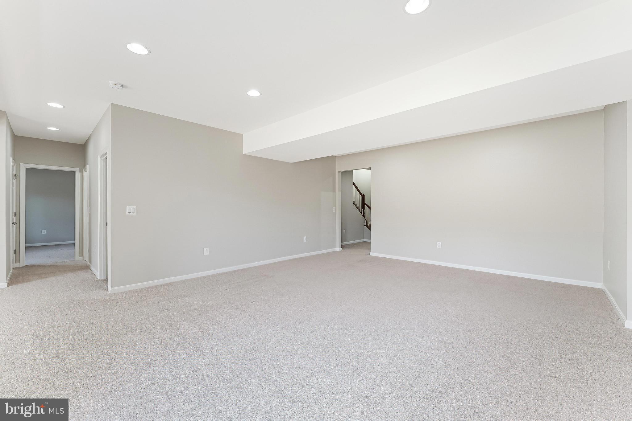 STONEWALL MANOR - Residential