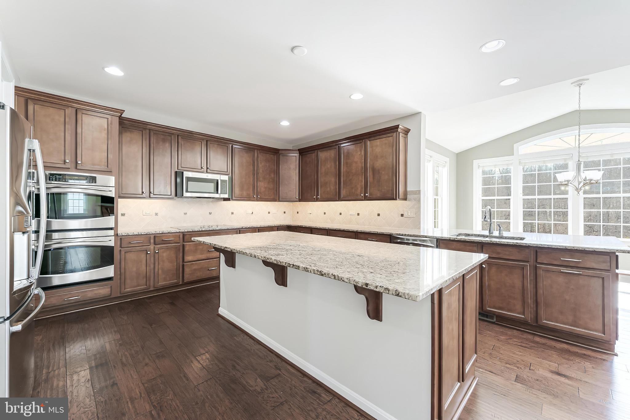 STONEWALL MANOR - Residential