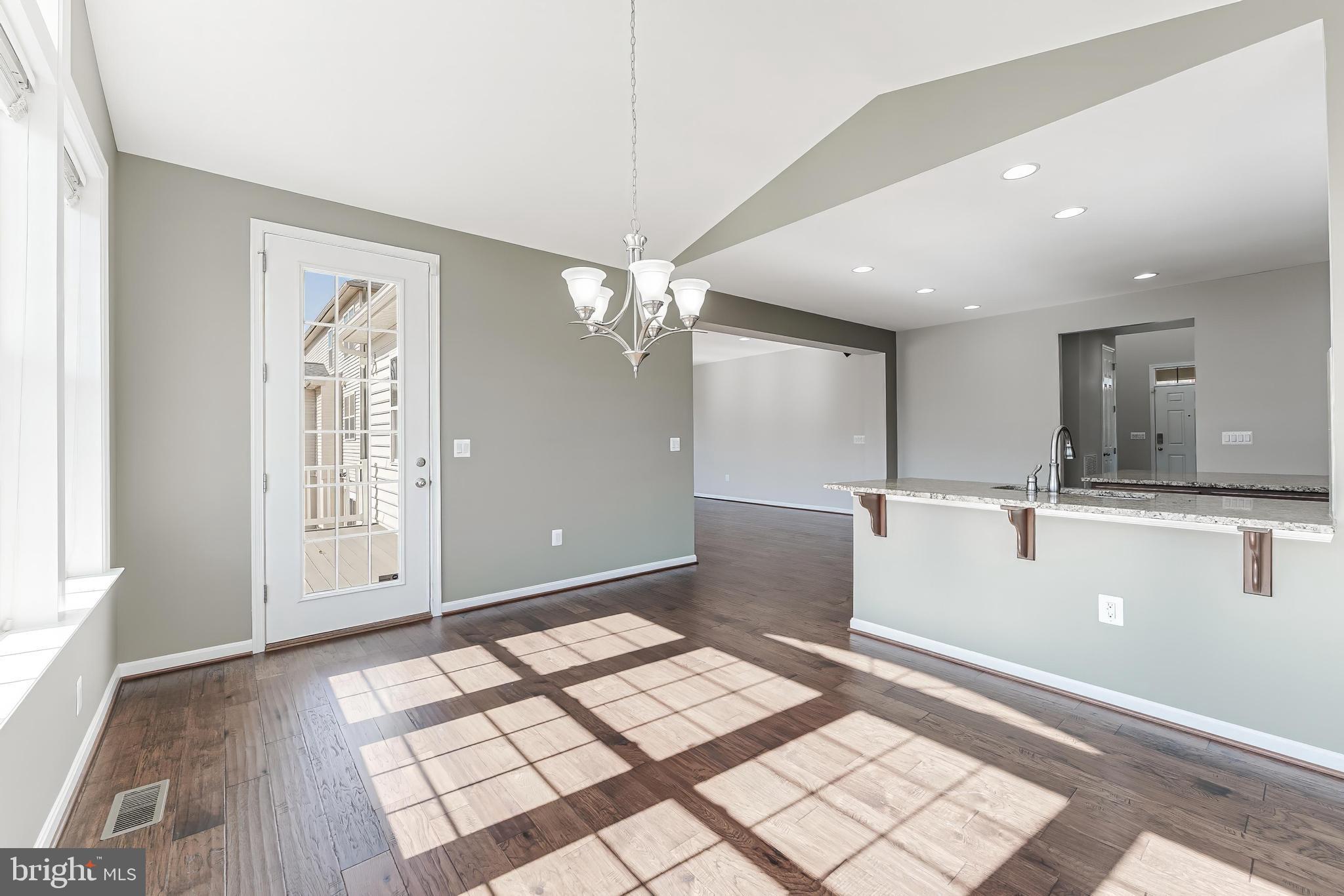 STONEWALL MANOR - Residential