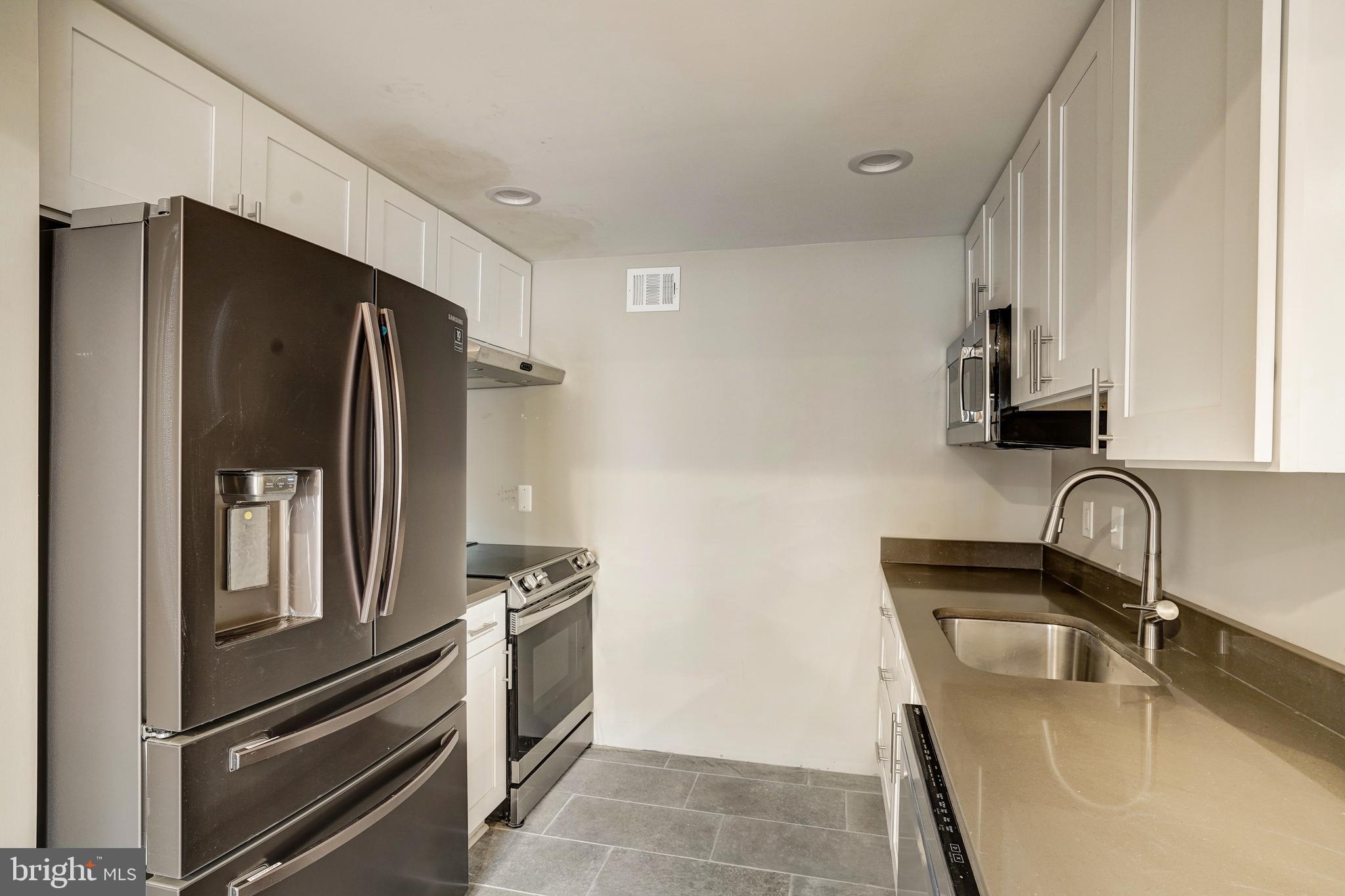 ROYAL COURT - Residential Lease