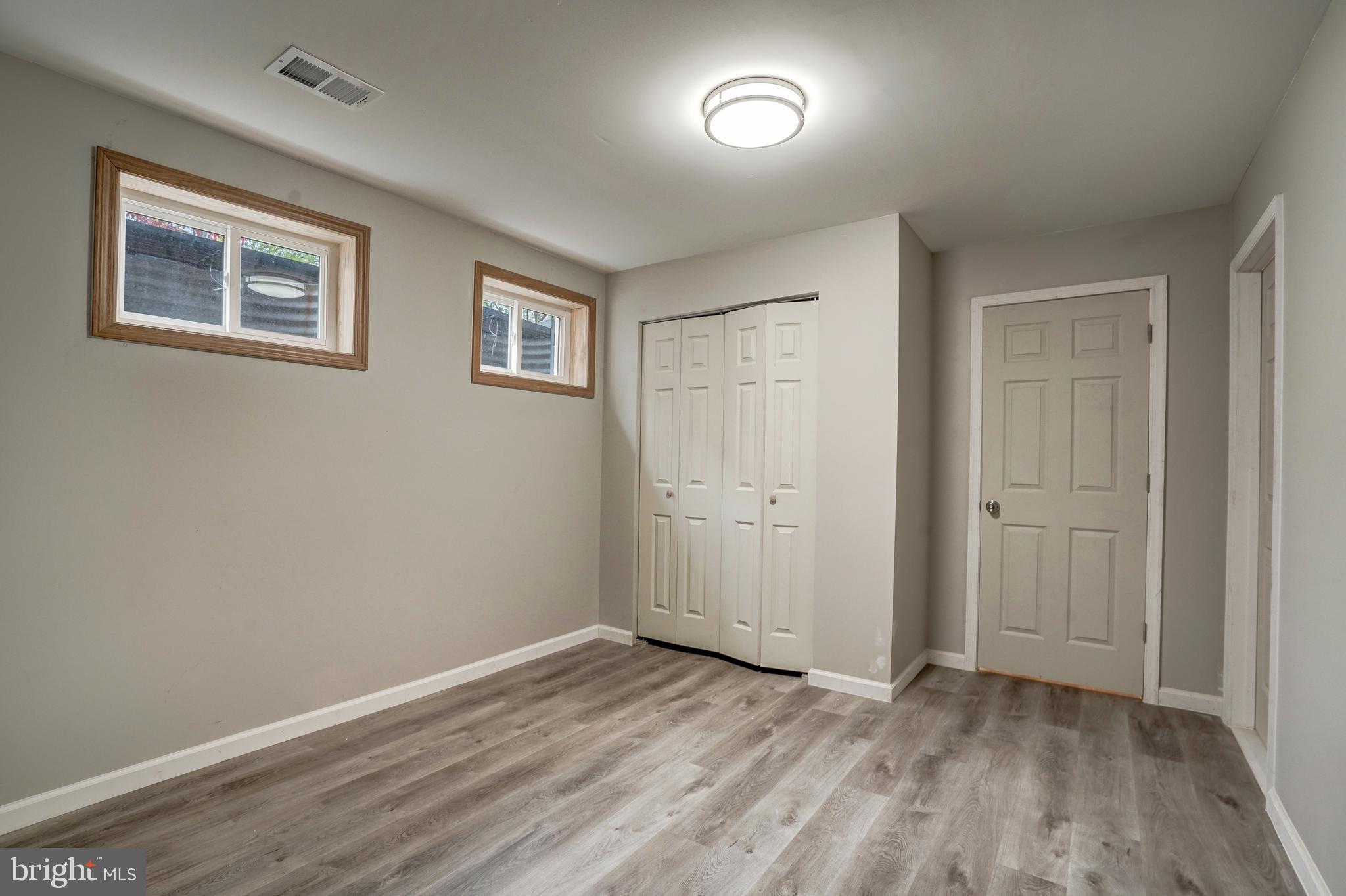 ROYAL COURT - Residential Lease