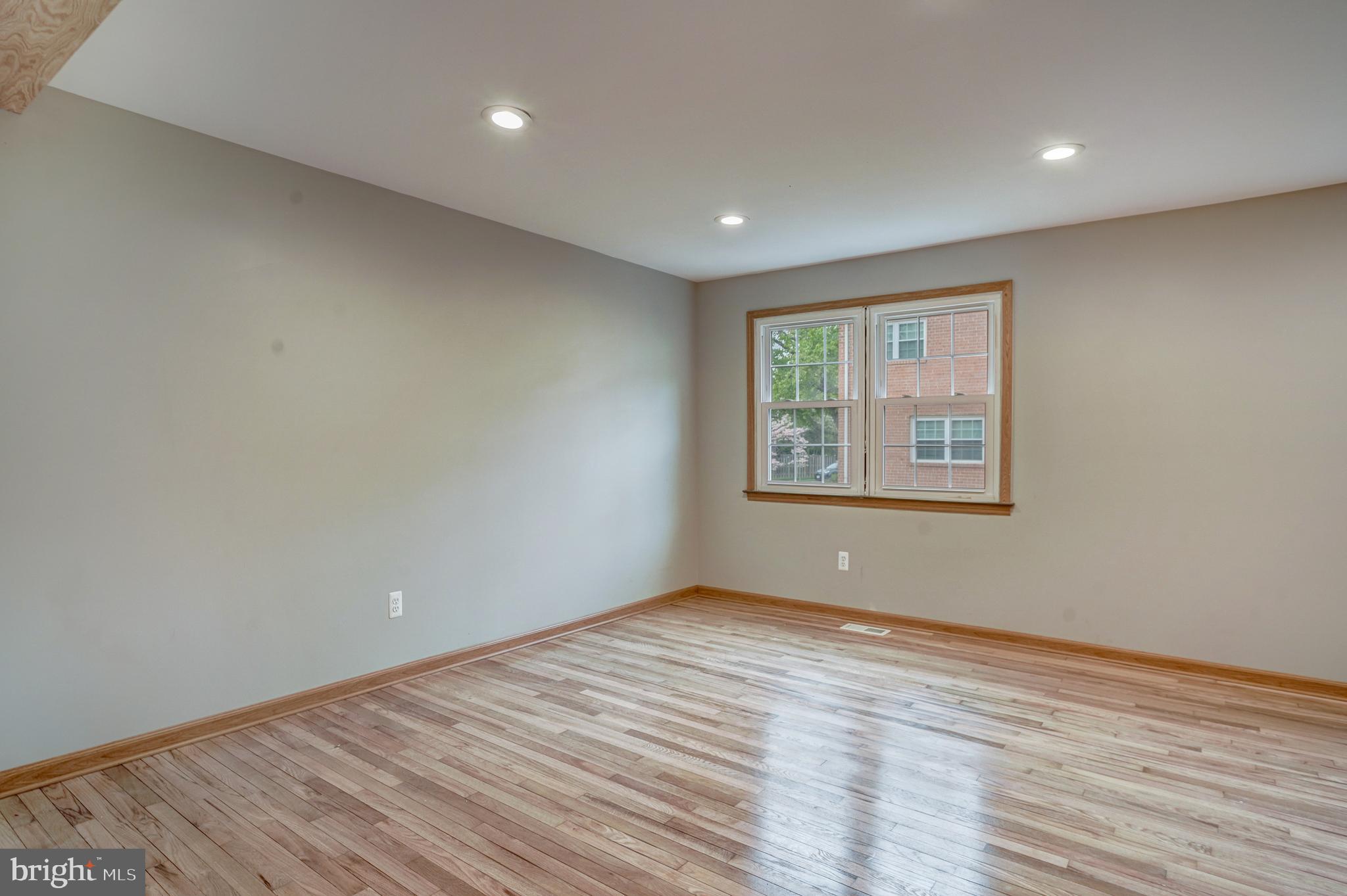 ROYAL COURT - Residential Lease