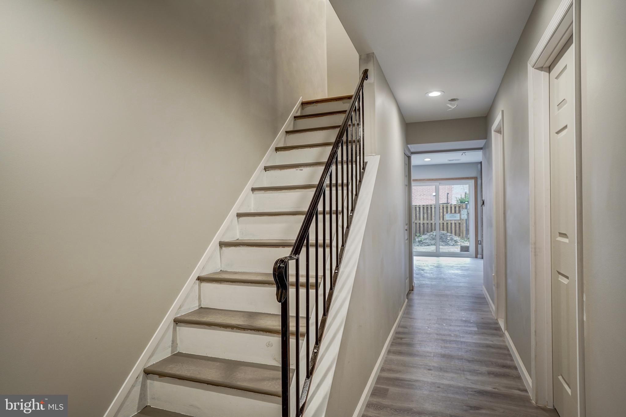 ROYAL COURT - Residential Lease