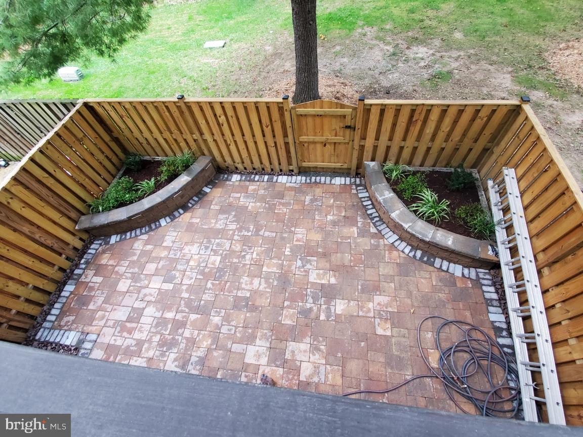 ROYAL COURT - Residential Lease