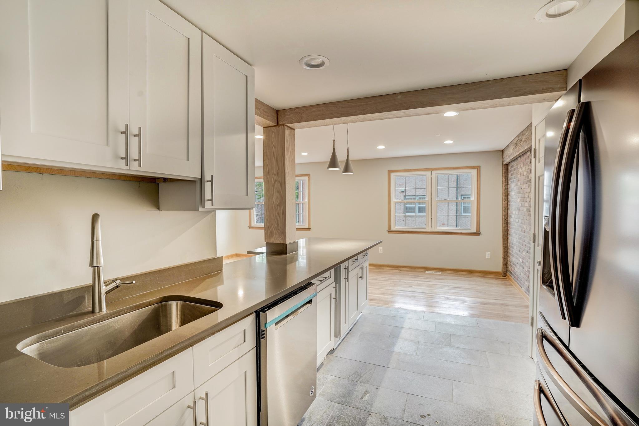 ROYAL COURT - Residential Lease