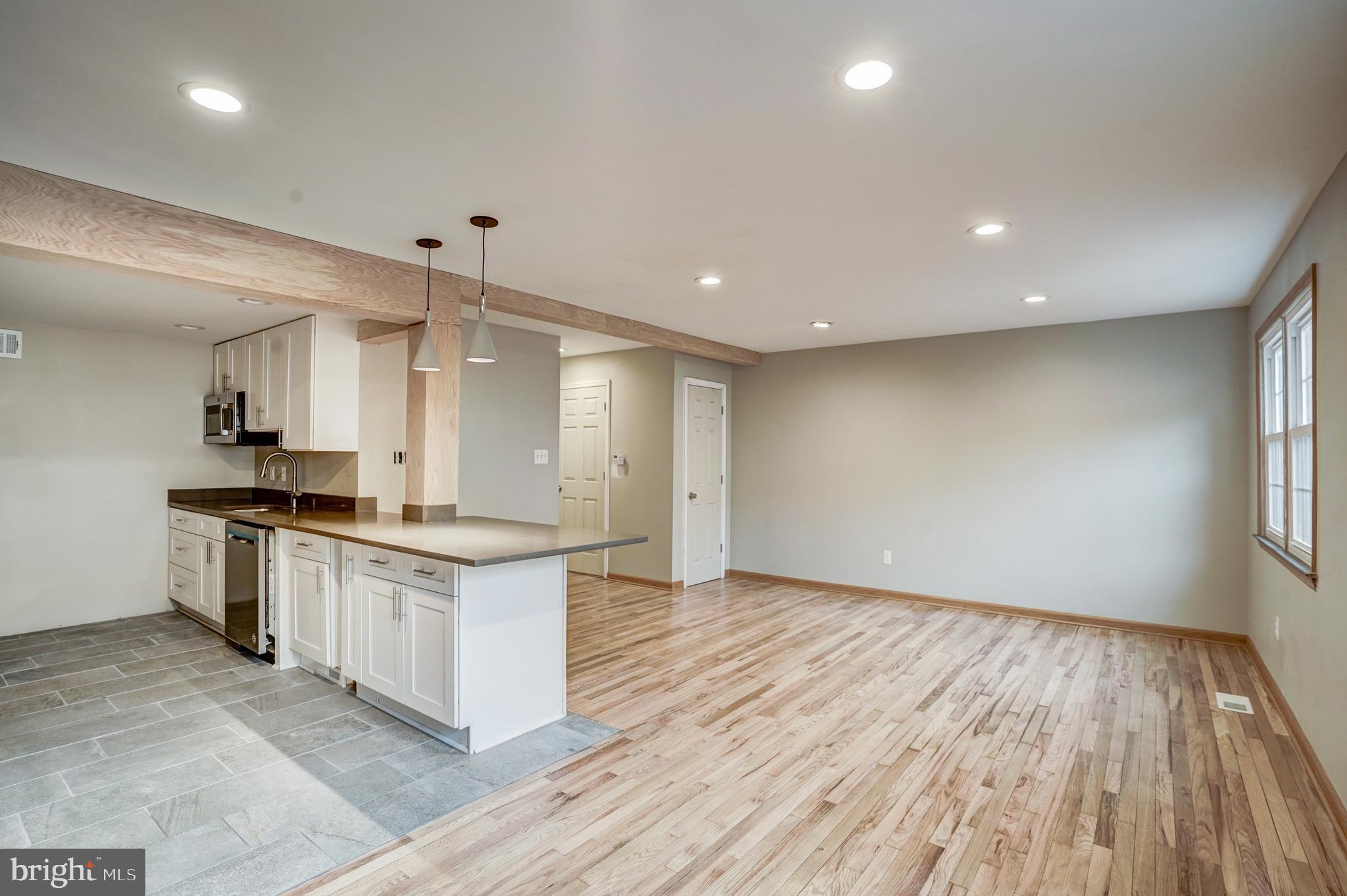 ROYAL COURT - Residential Lease